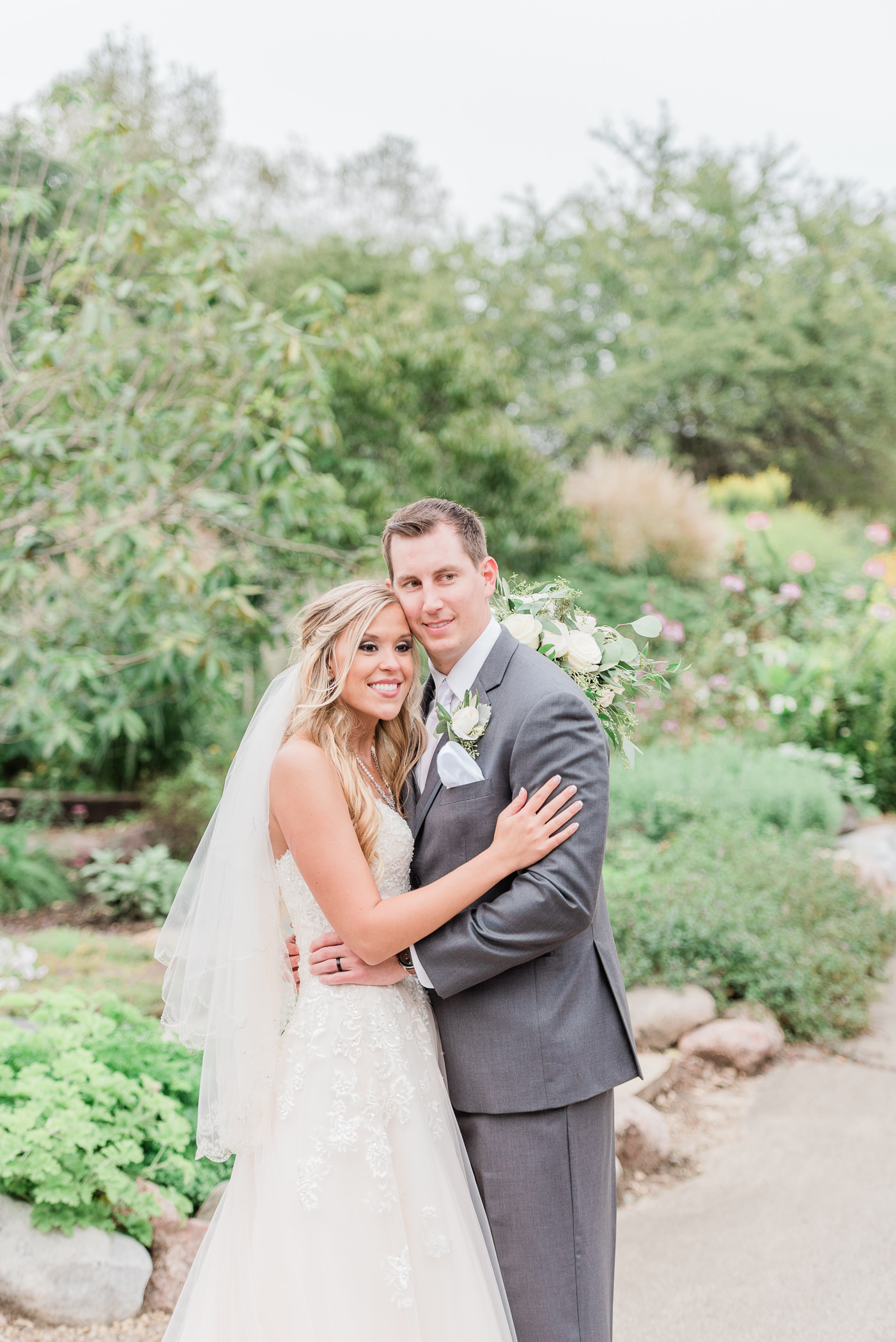 Larissa Marie Photography - Rockford, IL Wedding Photographer