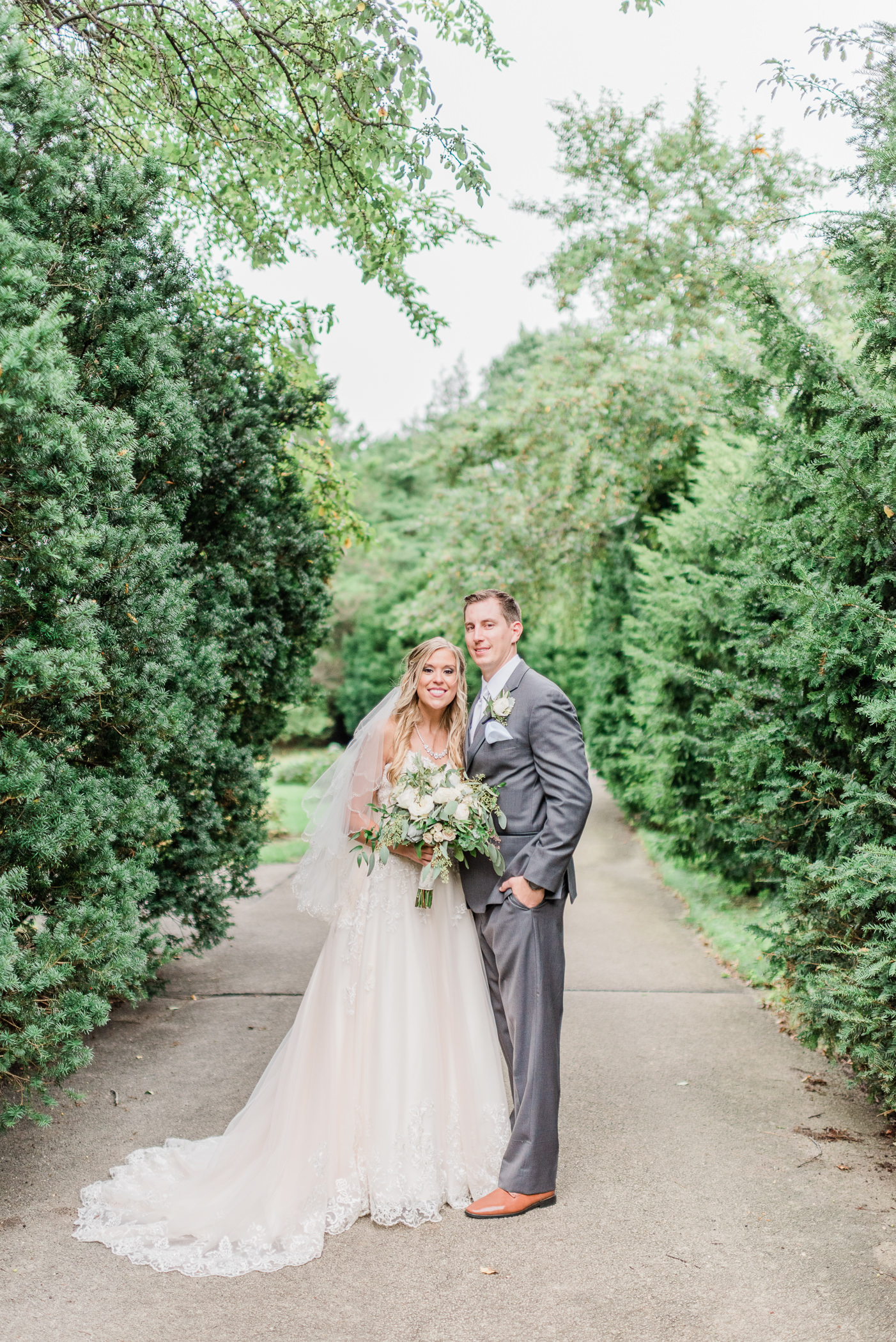 Larissa Marie Photography - Rockford, IL Wedding Photographer