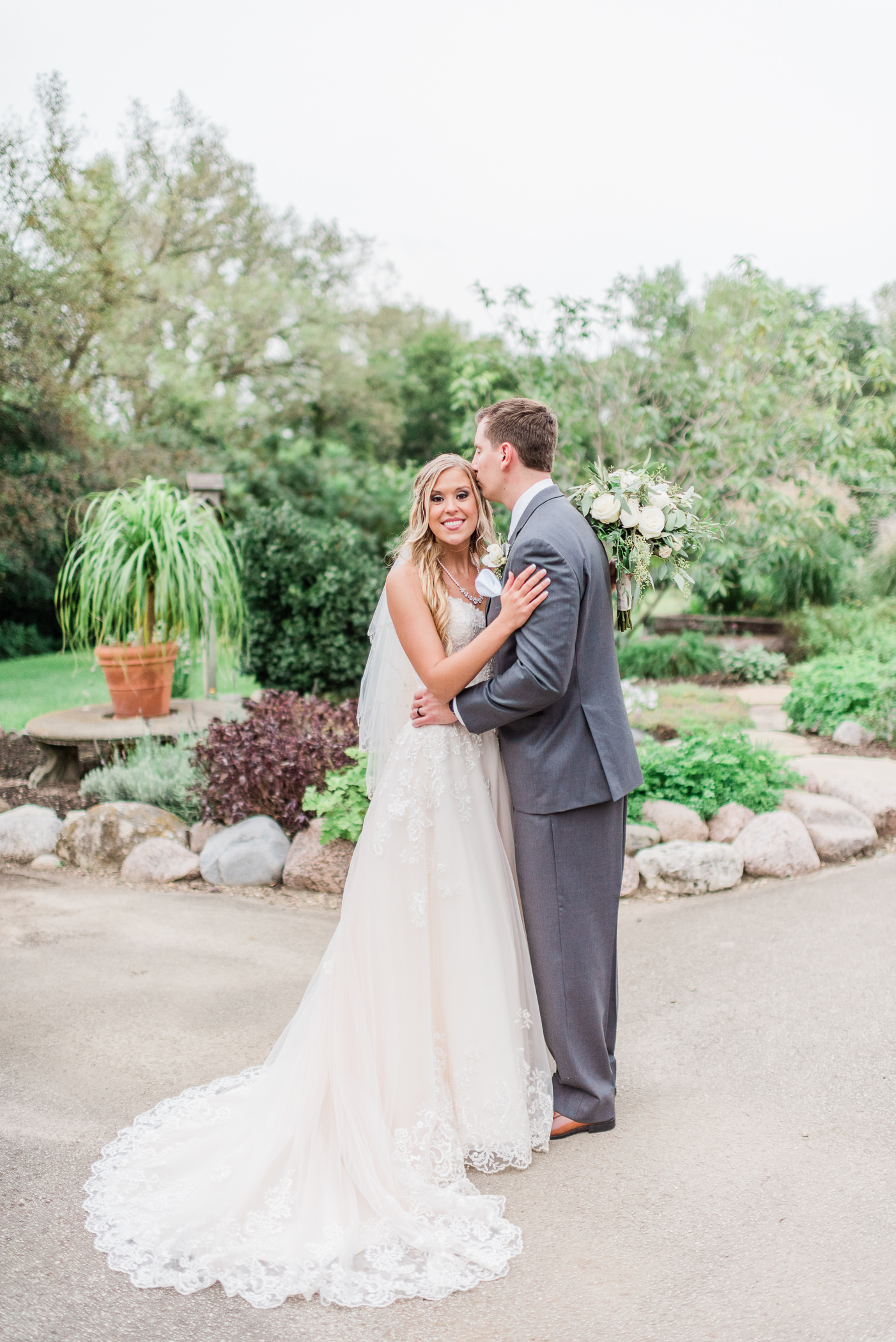 Larissa Marie Photography - Rockford, IL Wedding Photographer