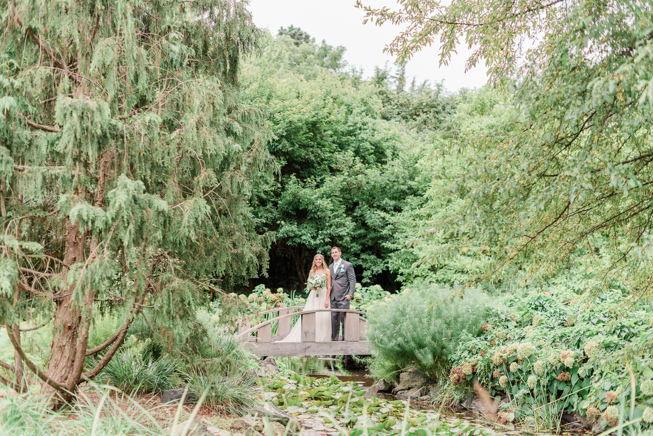 Larissa Marie Photography - Rockford, IL Wedding Photographer