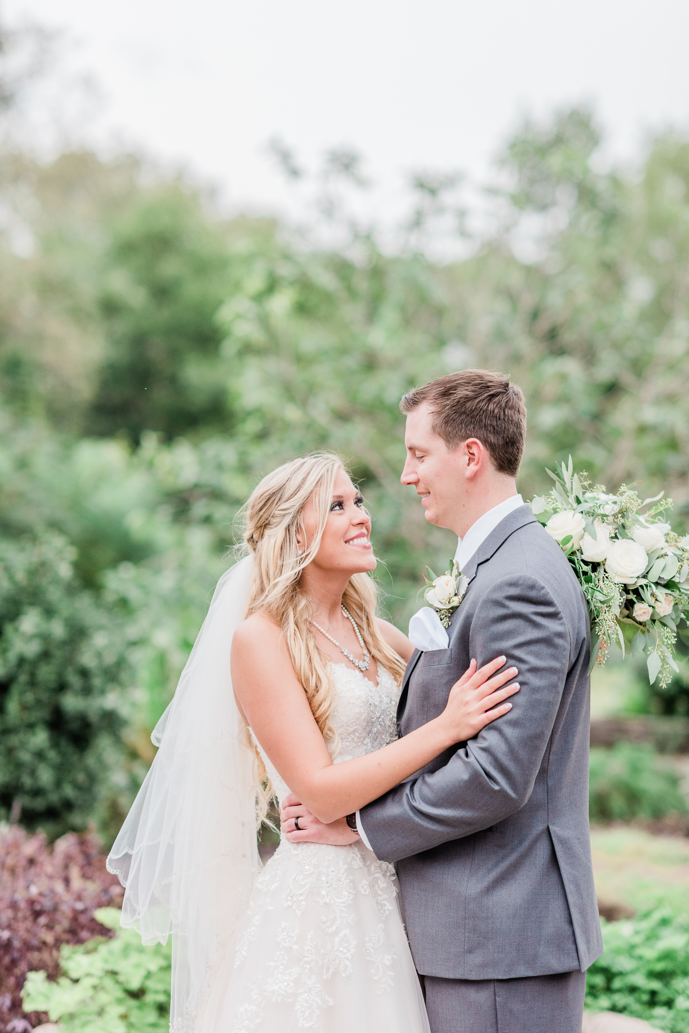 Larissa Marie Photography - Rockford, IL Wedding Photographer