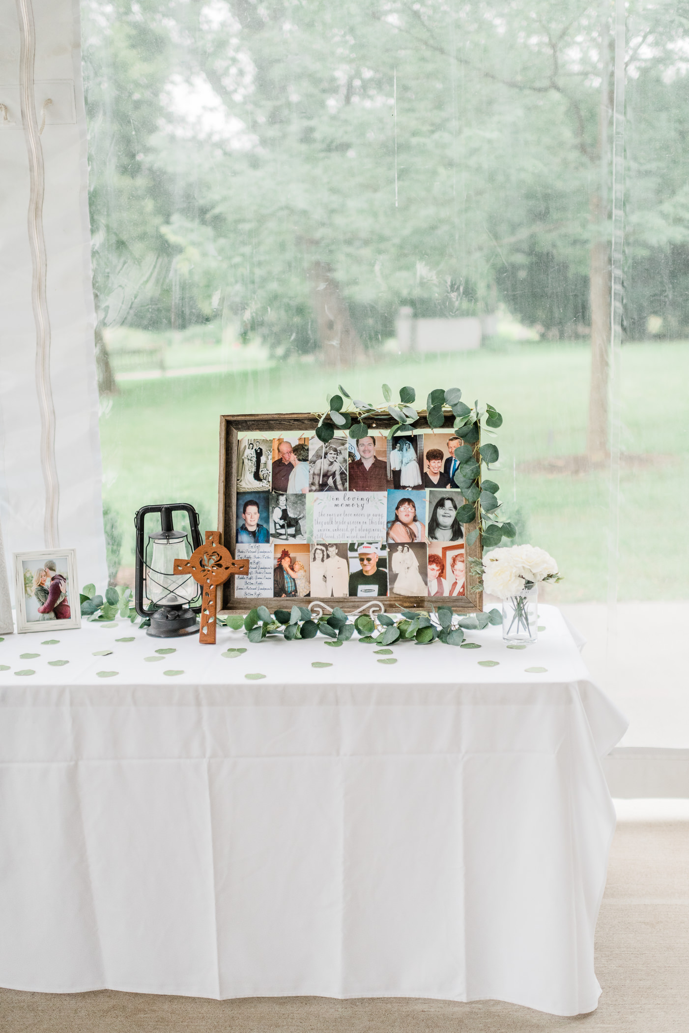 Larissa Marie Photography - Rockford, IL Wedding Photographer