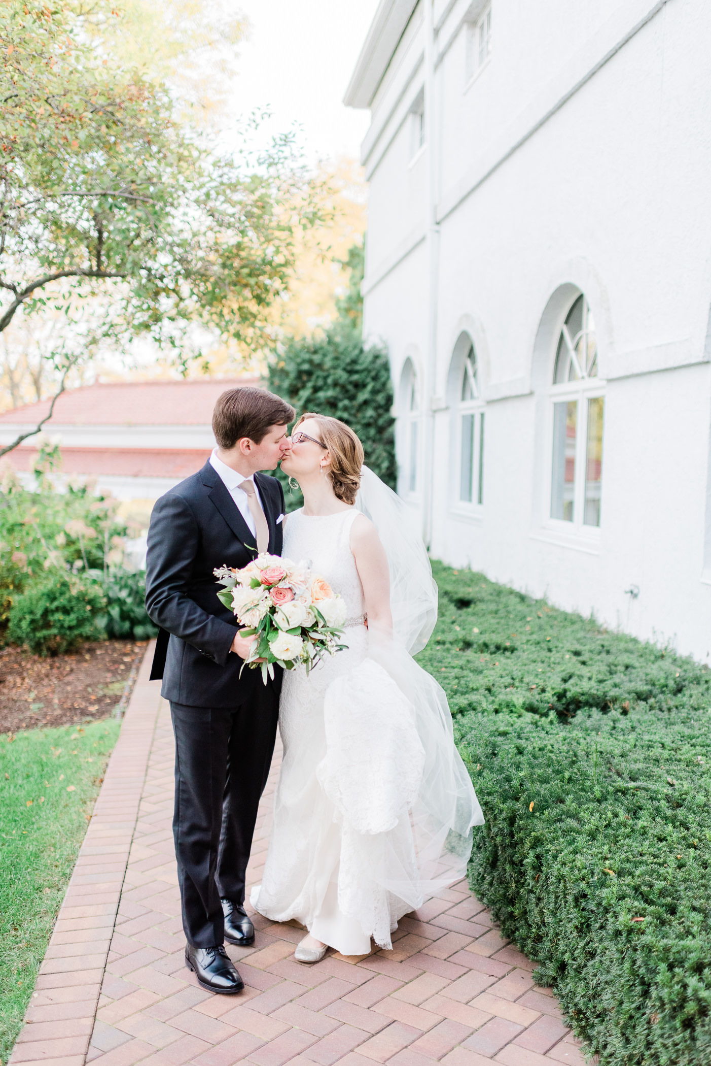 Maple Bluff Country Club Wedding Photographer - Larissa Marie Photography