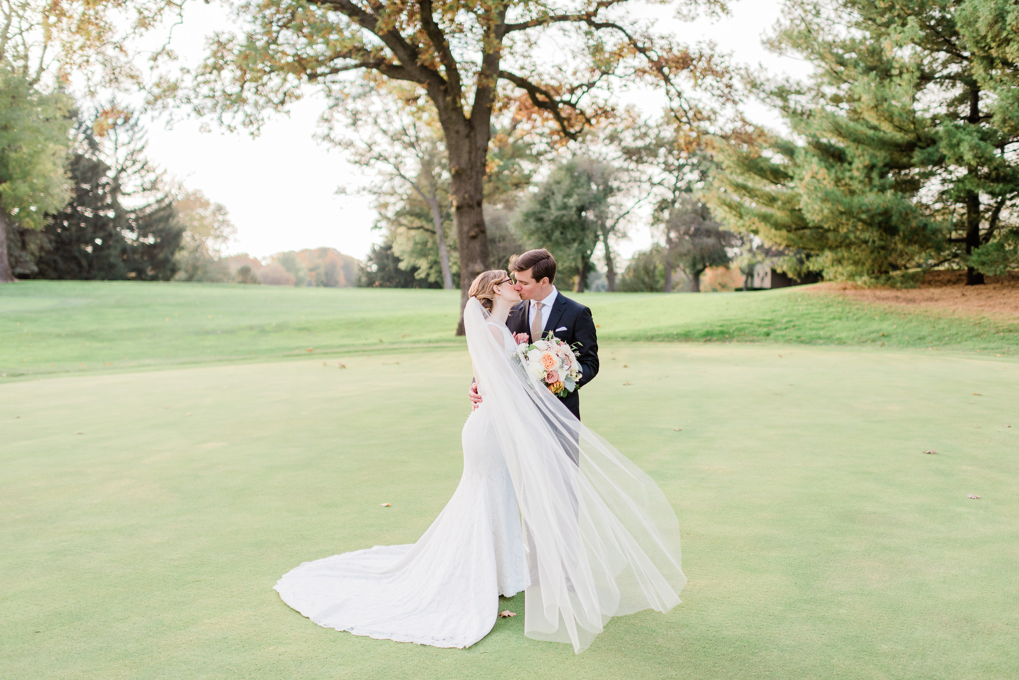 Maple Bluff Country Club Wedding Photographer - Larissa Marie Photography