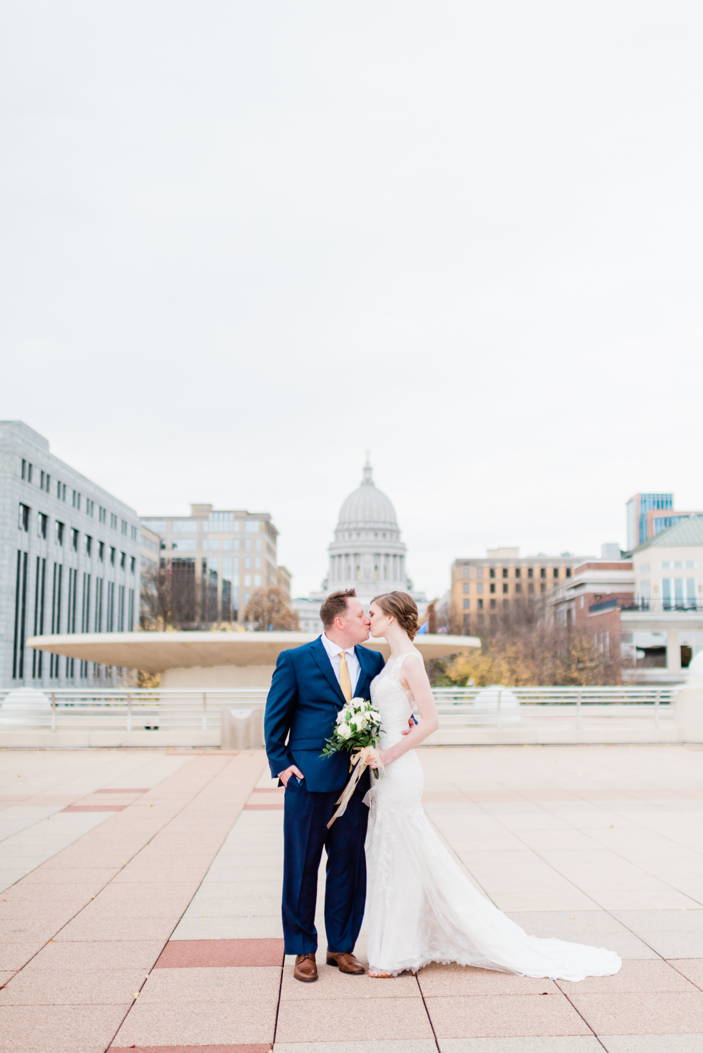 Monona Terrace Wedding Photographer - Larissa Marie Photography