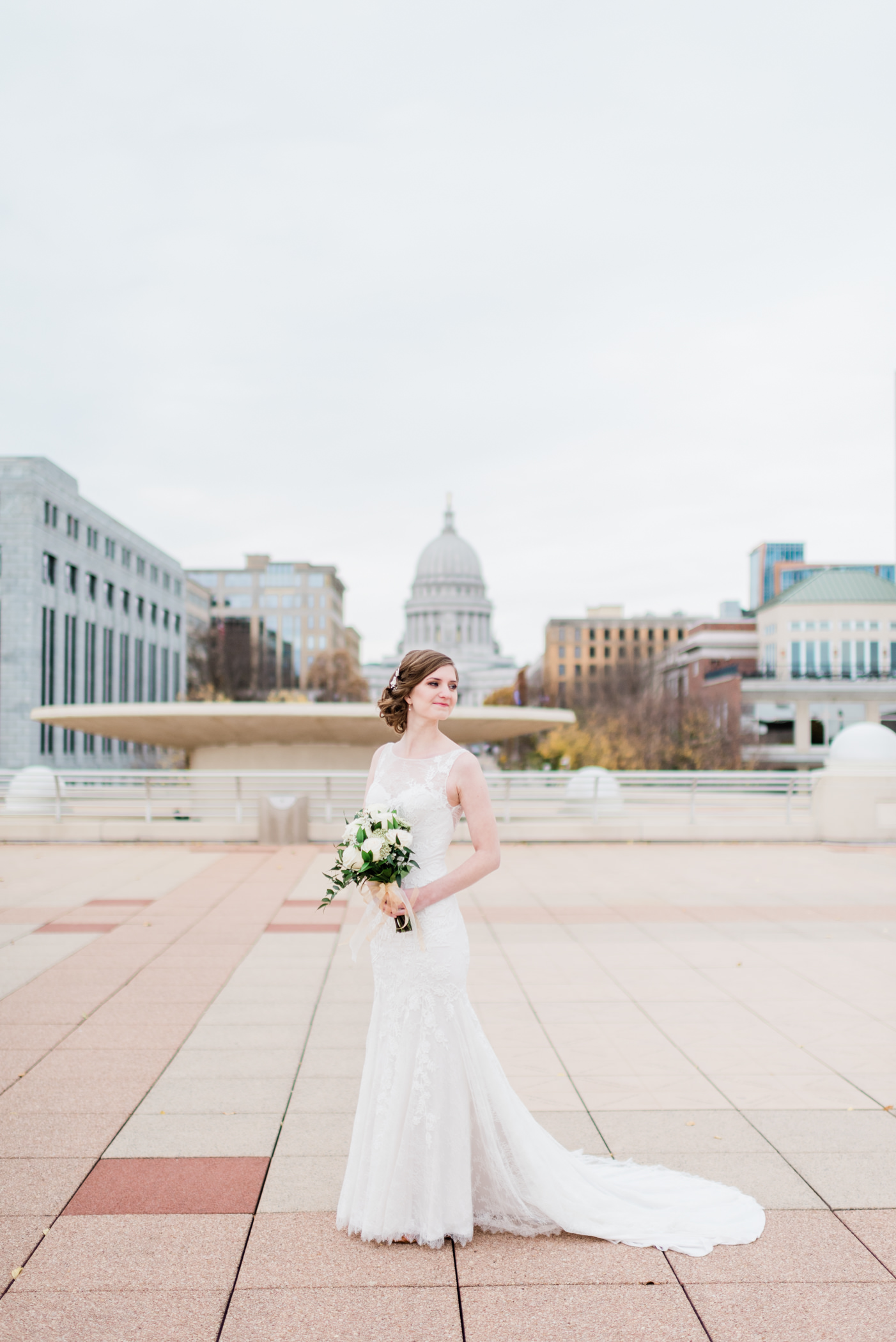 Monona Terrace Wedding Photographer - Larissa Marie Photography