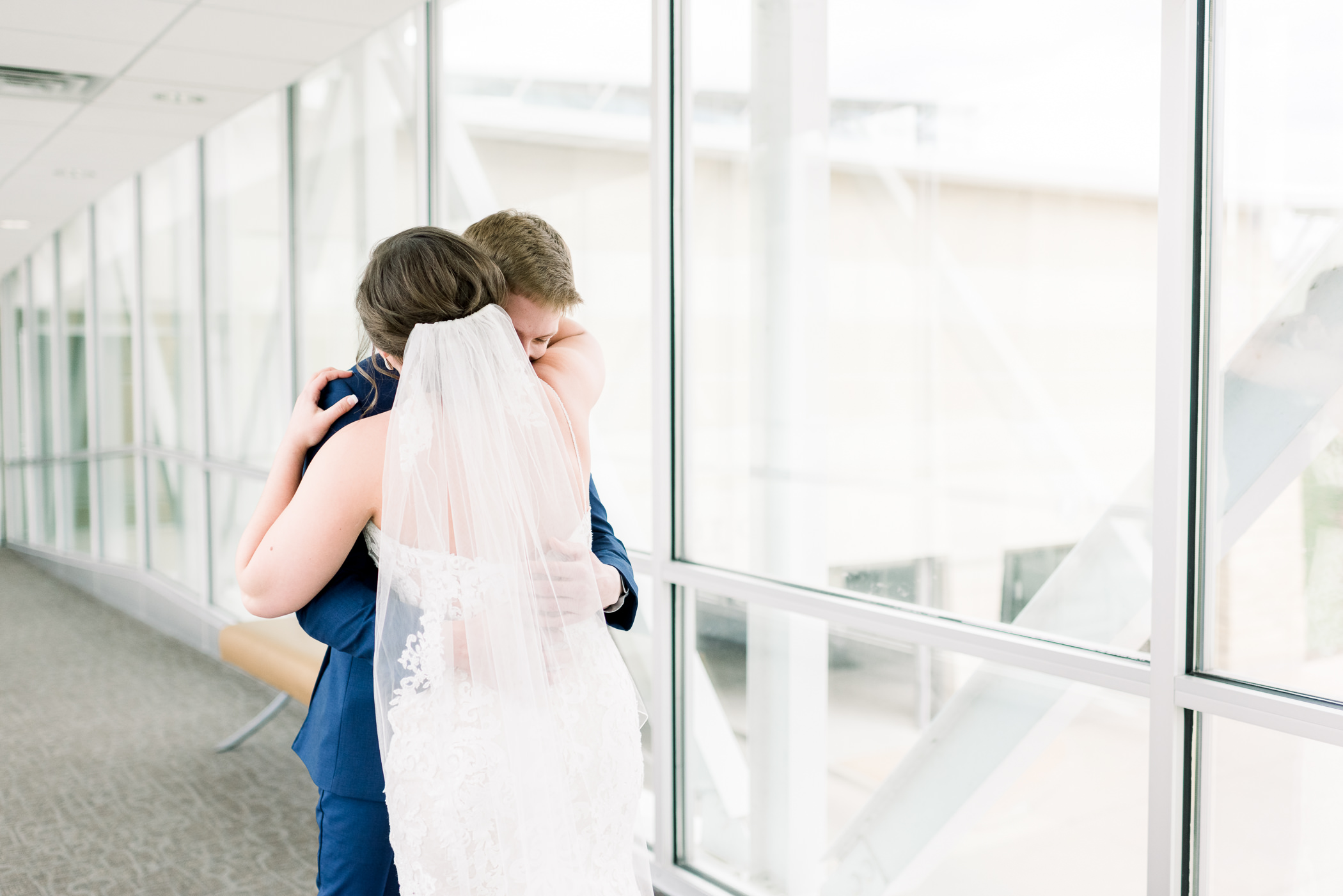 Grand River Center Wedding Photographers - Larissa Marie Photography