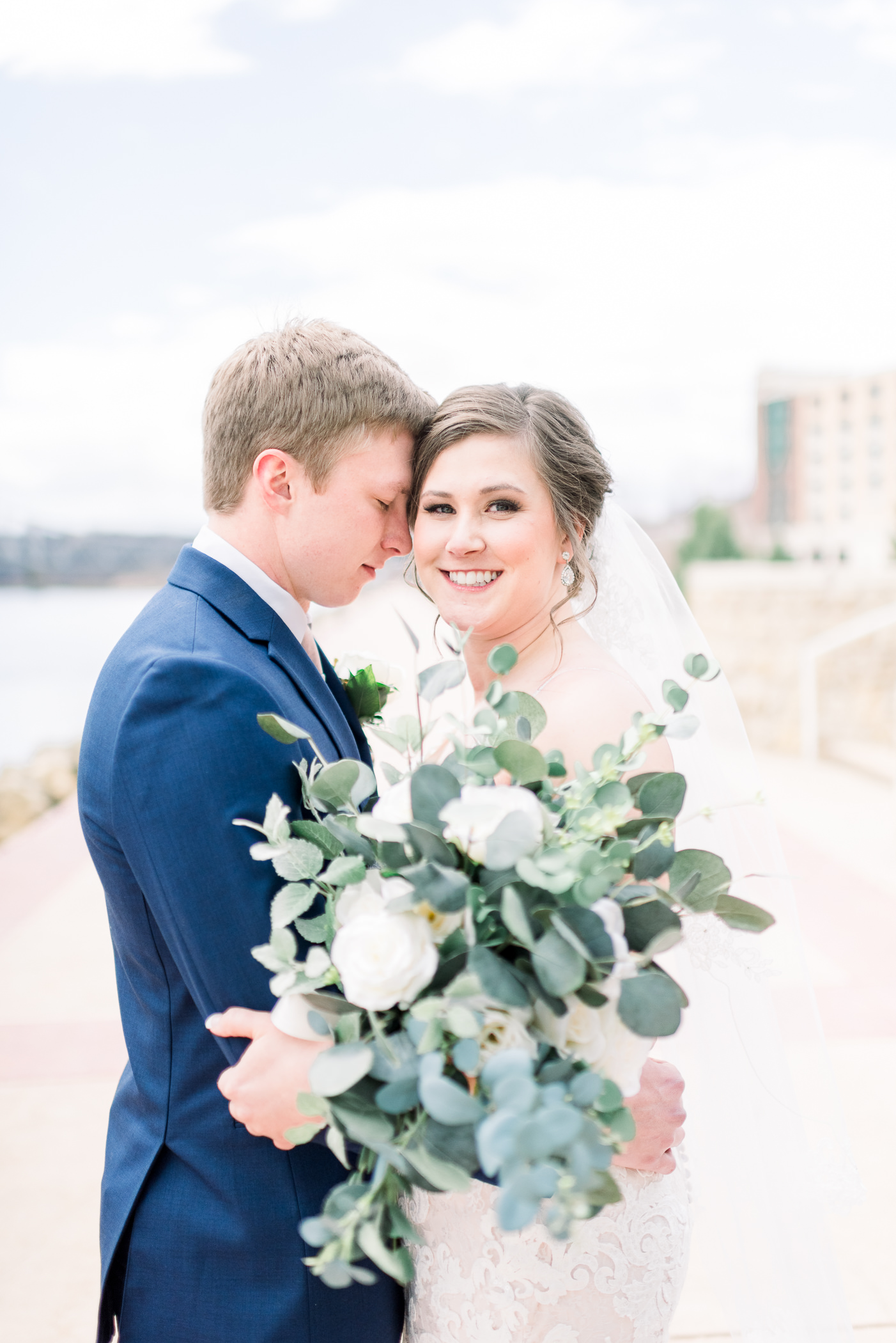 Grand River Center Wedding Photographers - Larissa Marie Photography