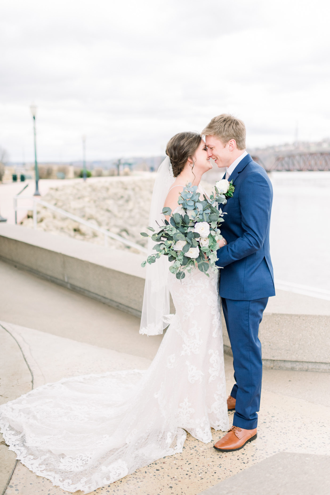 Grand River Center Wedding Photographers - Larissa Marie Photography