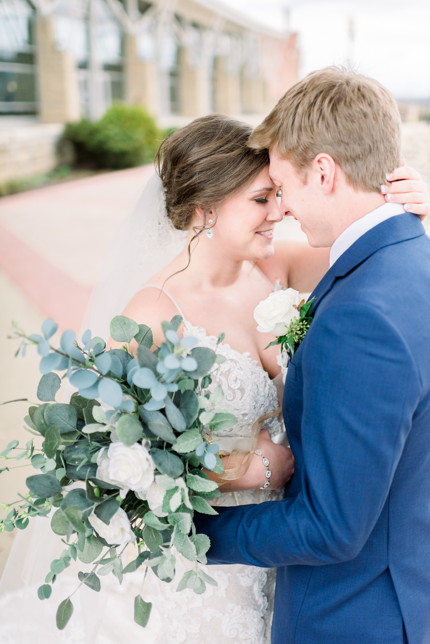 Grand River Center Wedding Photographers - Larissa Marie Photography