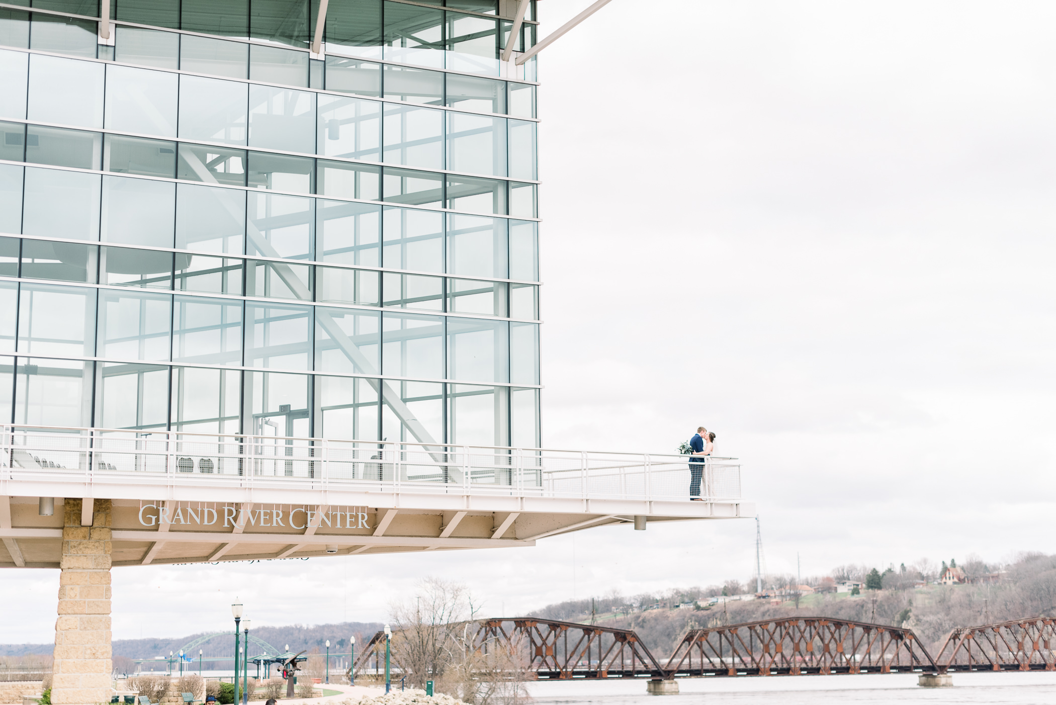 Grand River Center Wedding Photographers - Larissa Marie Photography