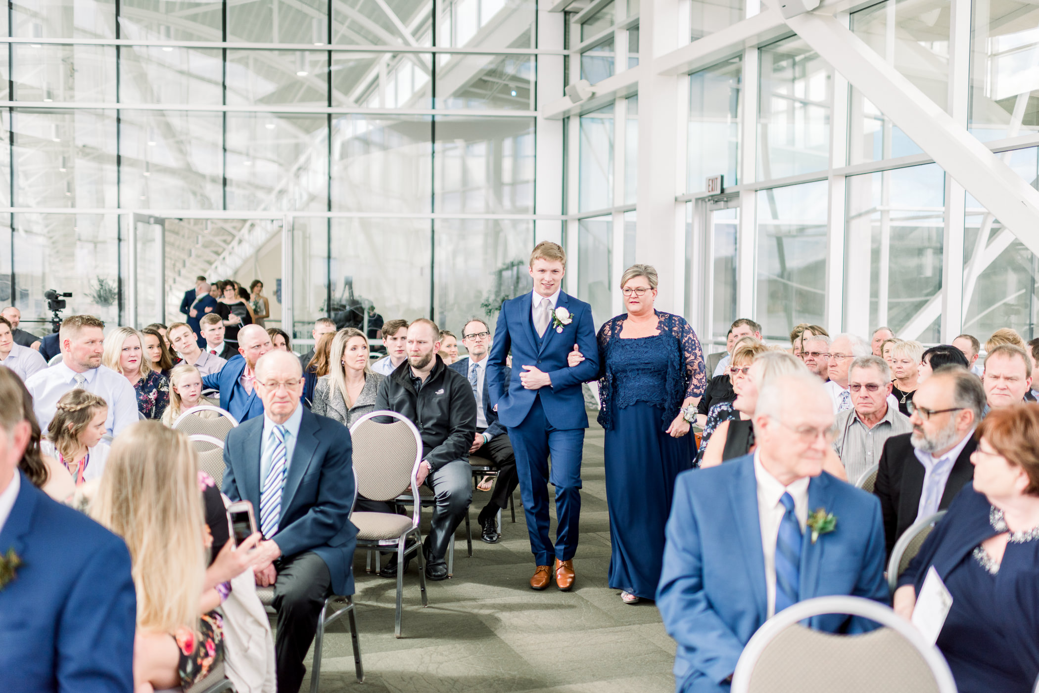 Grand River Center Wedding Photographers - Larissa Marie Photography