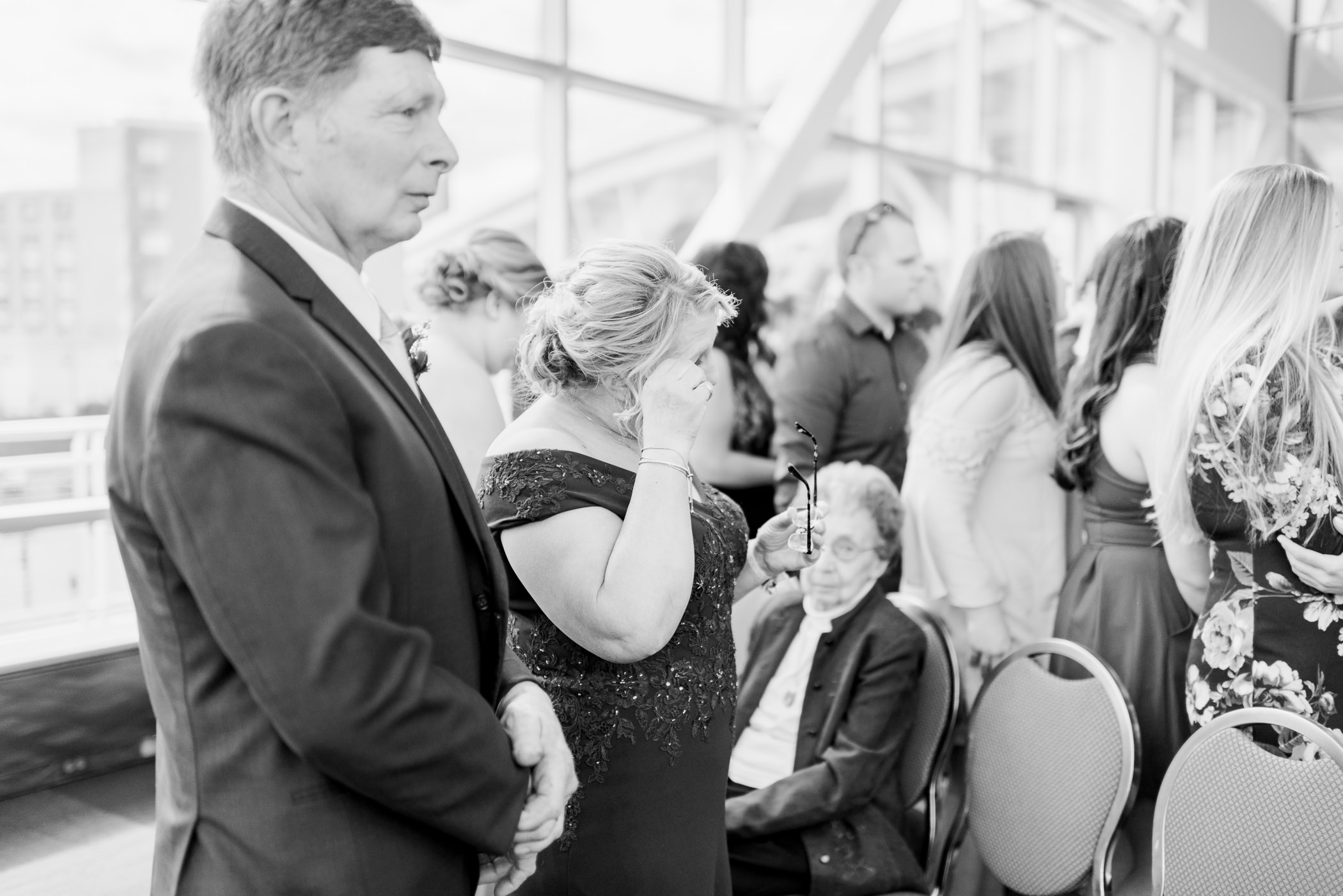 Grand River Center Wedding Photographers - Larissa Marie Photography