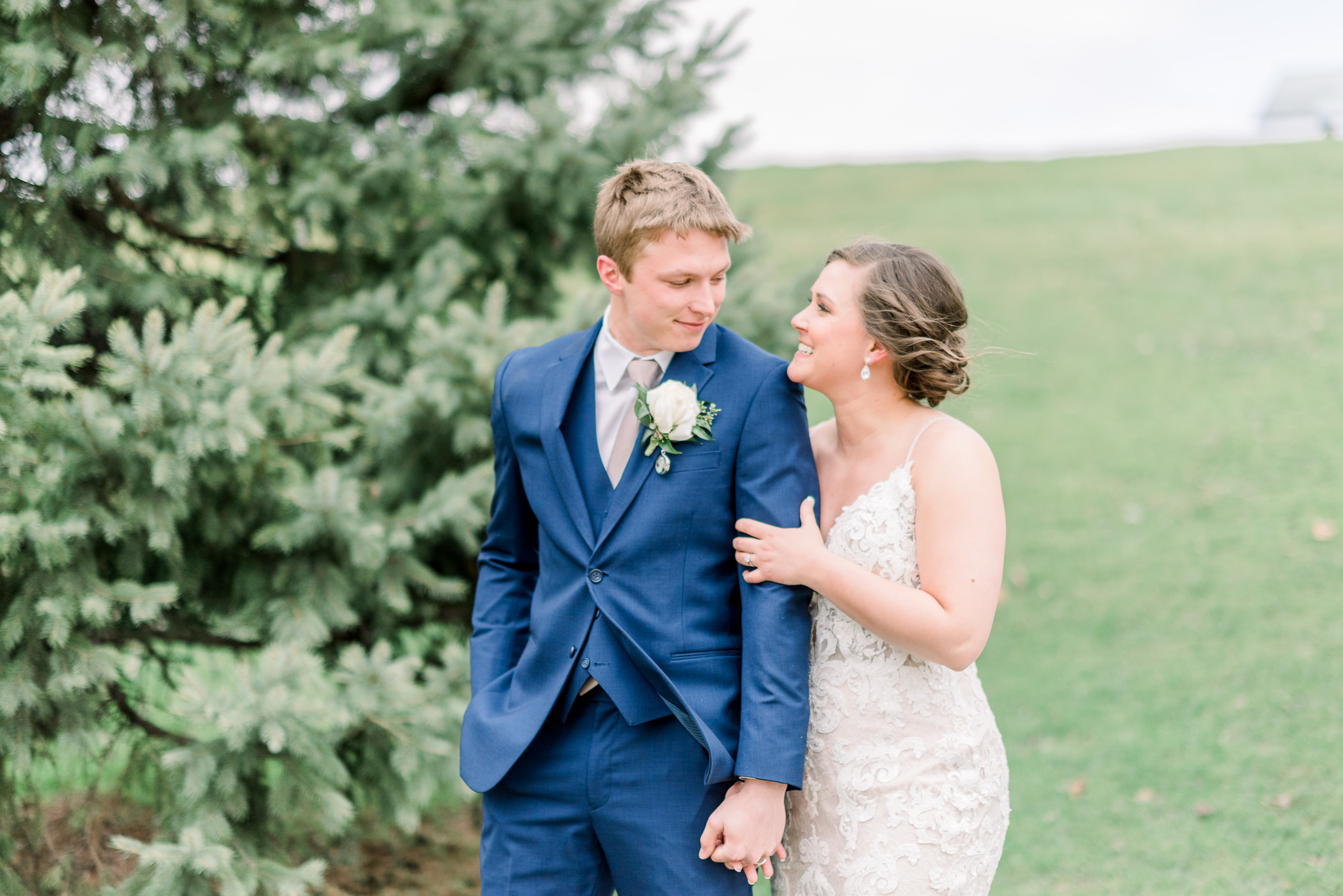 Grand River Center Wedding Photographers - Larissa Marie Photography