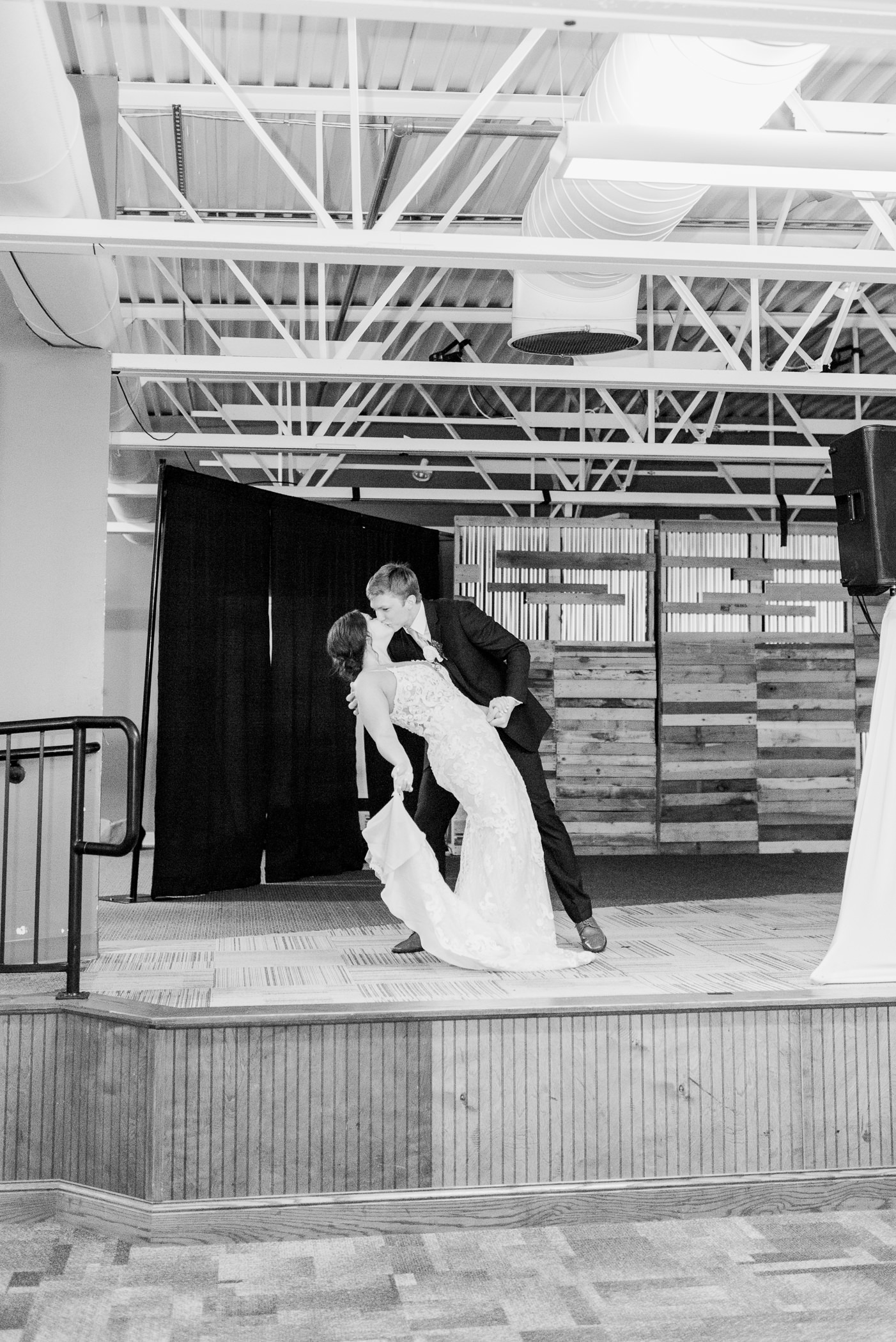 Peosta Community Centre Wedding Photographers - Larissa Marie Photography