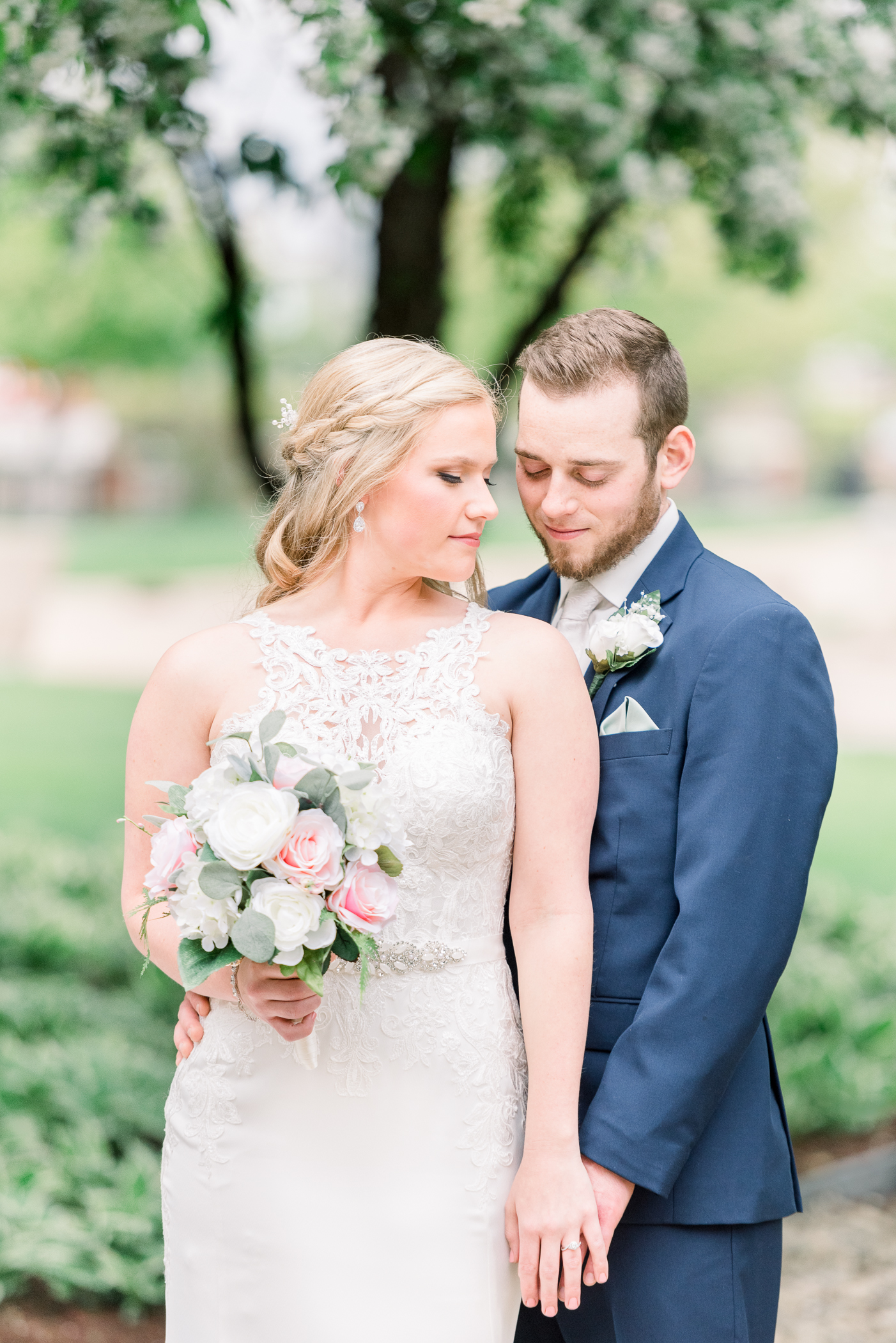 Dubuque, IA Wedding Photographers - Larissa Marie Photography