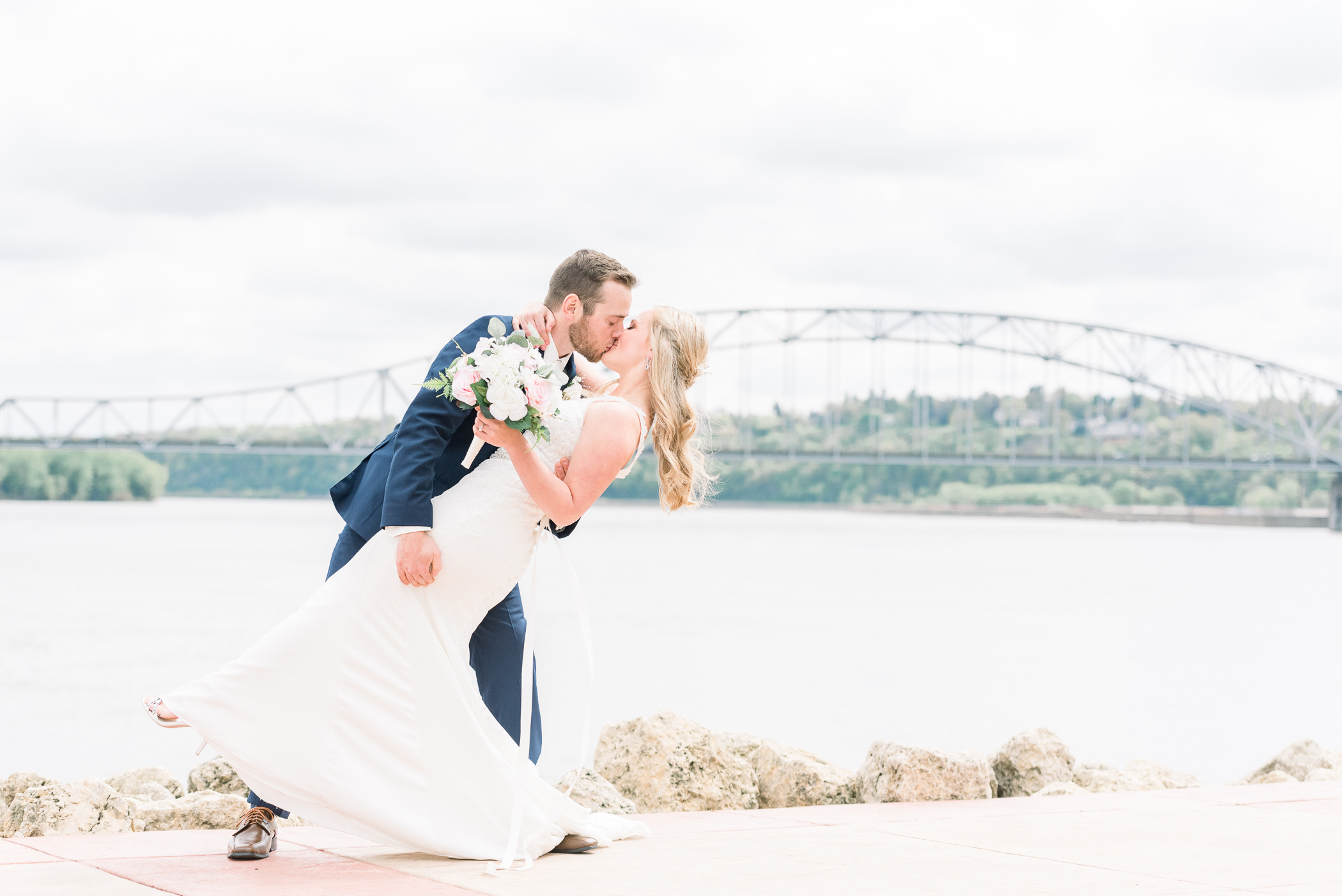 Dubuque, IA Wedding Photographers - Larissa Marie Photography