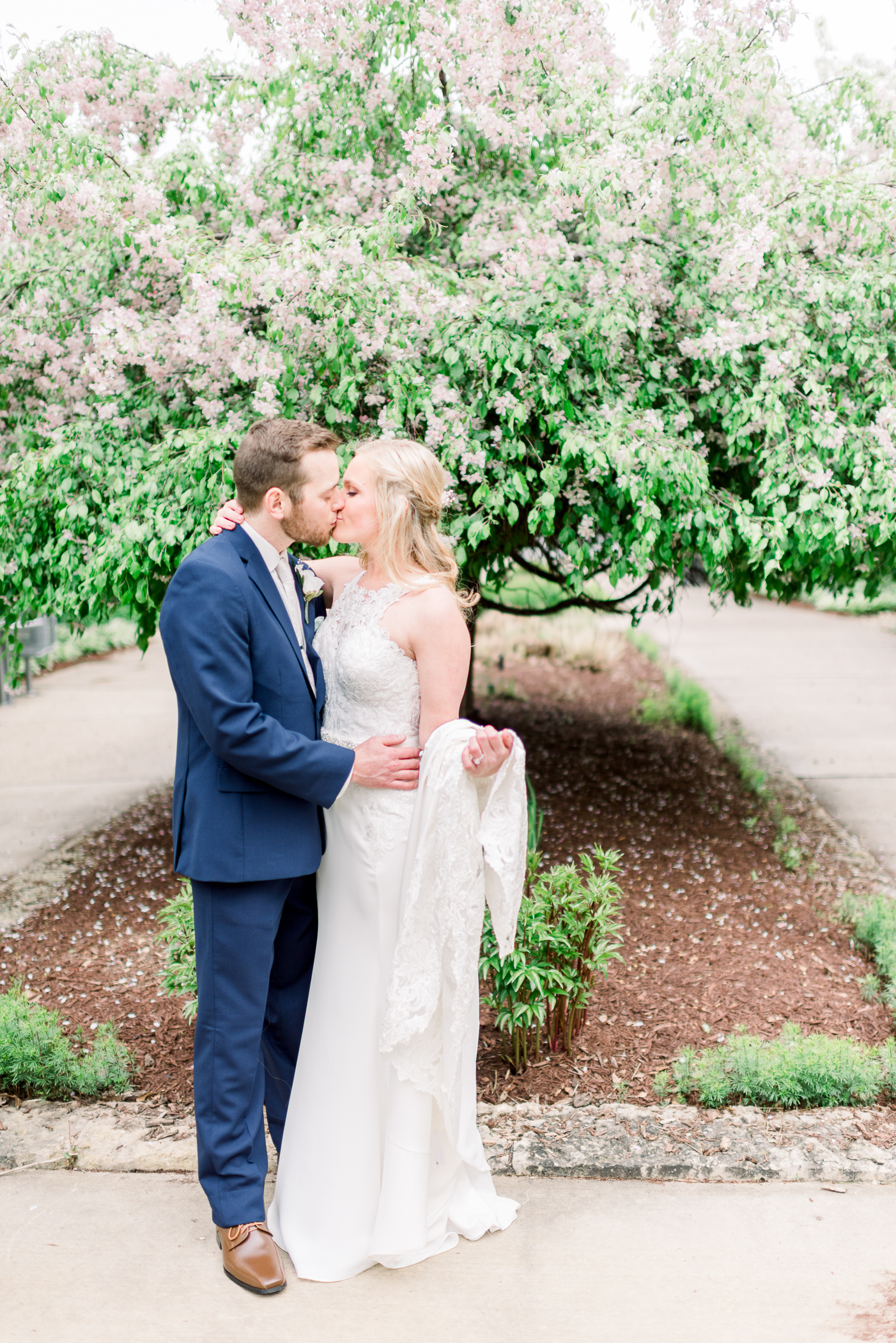 Dubuque, IA Wedding Photographers - Larissa Marie Photography