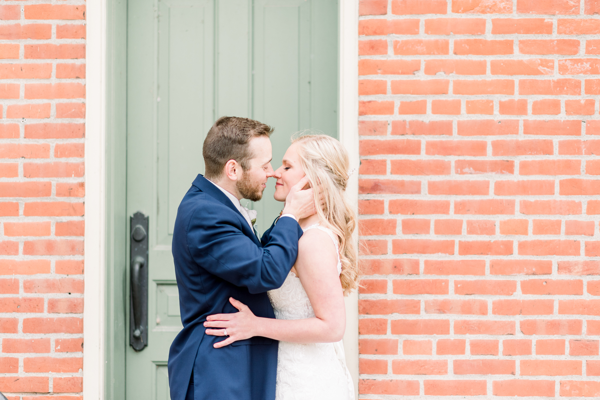 Dubuque, IA Wedding Photographers - Larissa Marie Photography