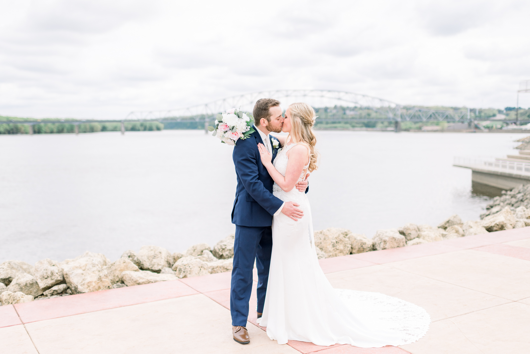 Dubuque, IA Wedding Photographers - Larissa Marie Photography