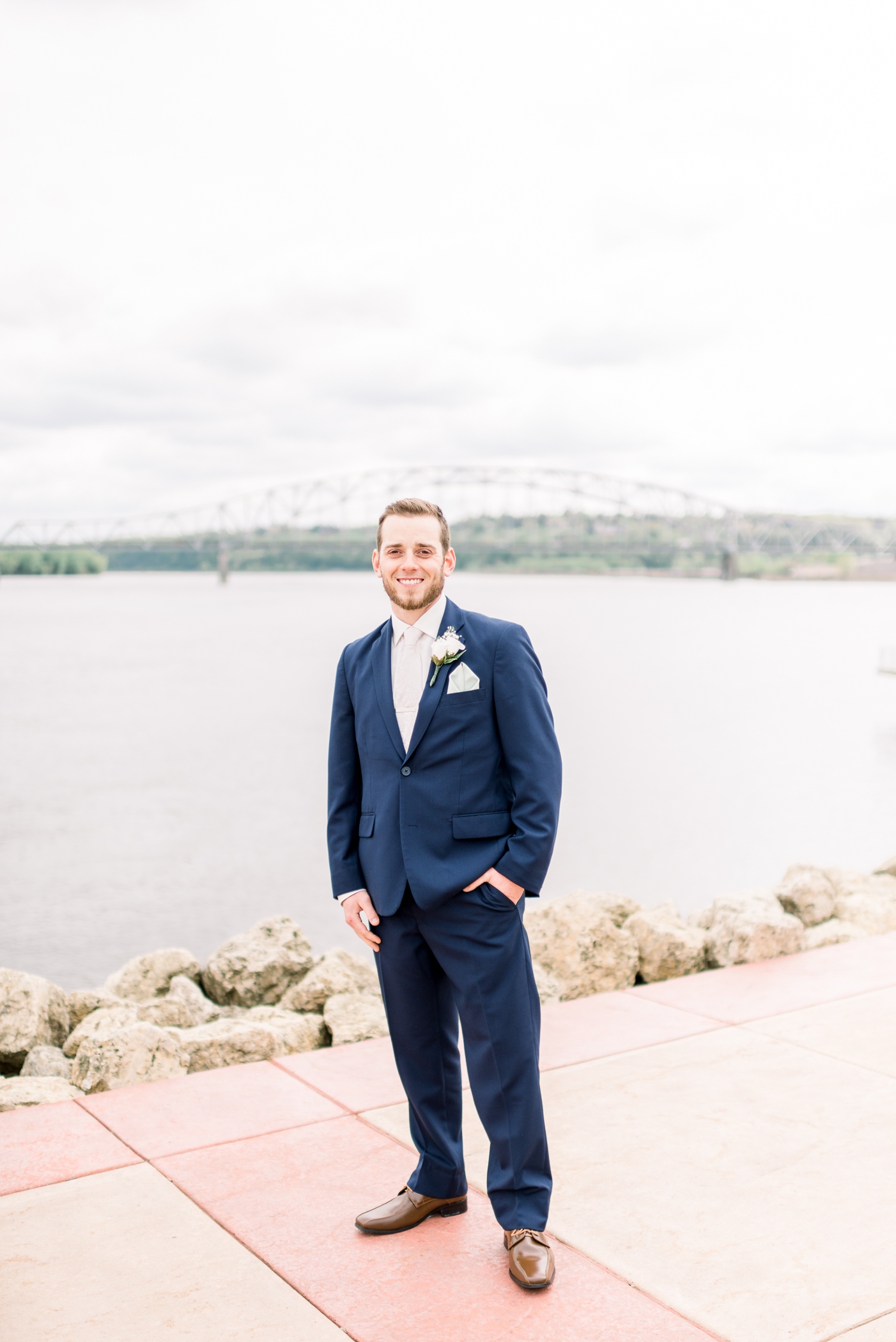 Dubuque, IA Wedding Photographers - Larissa Marie Photography