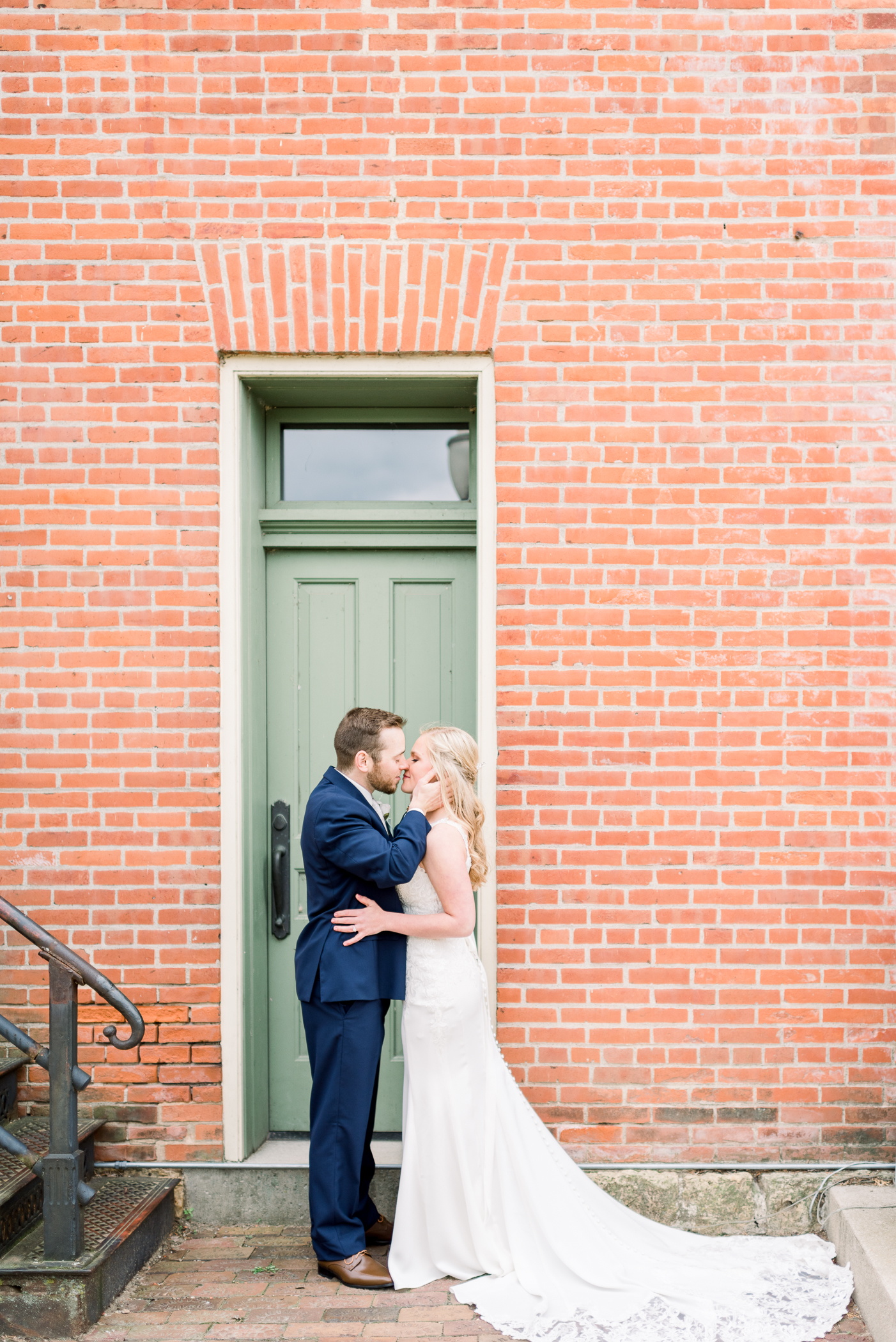 Dubuque, IA Wedding Photographers - Larissa Marie Photography