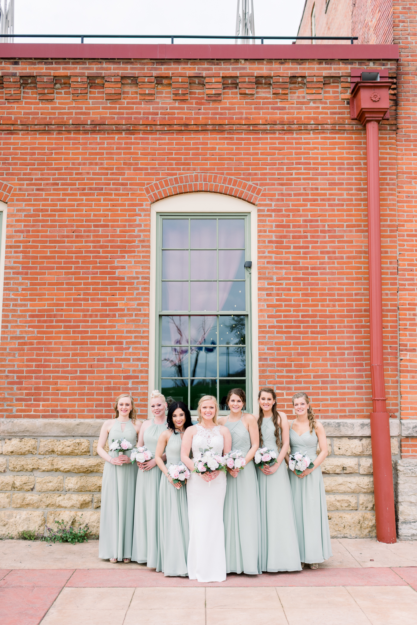 Dubuque, IA Wedding Photographers - Larissa Marie Photography