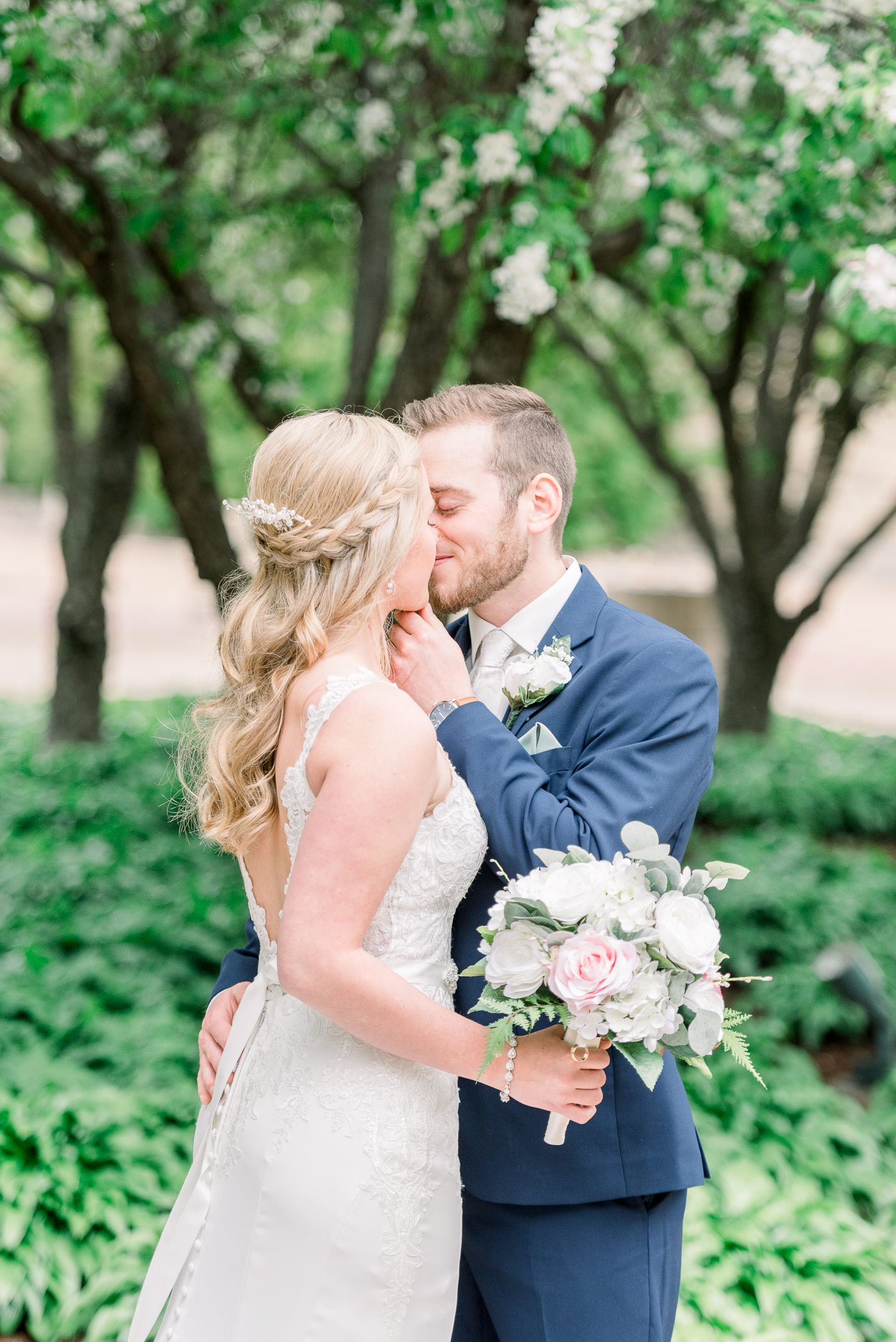 Dubuque, IA Wedding Photographers - Larissa Marie Photography