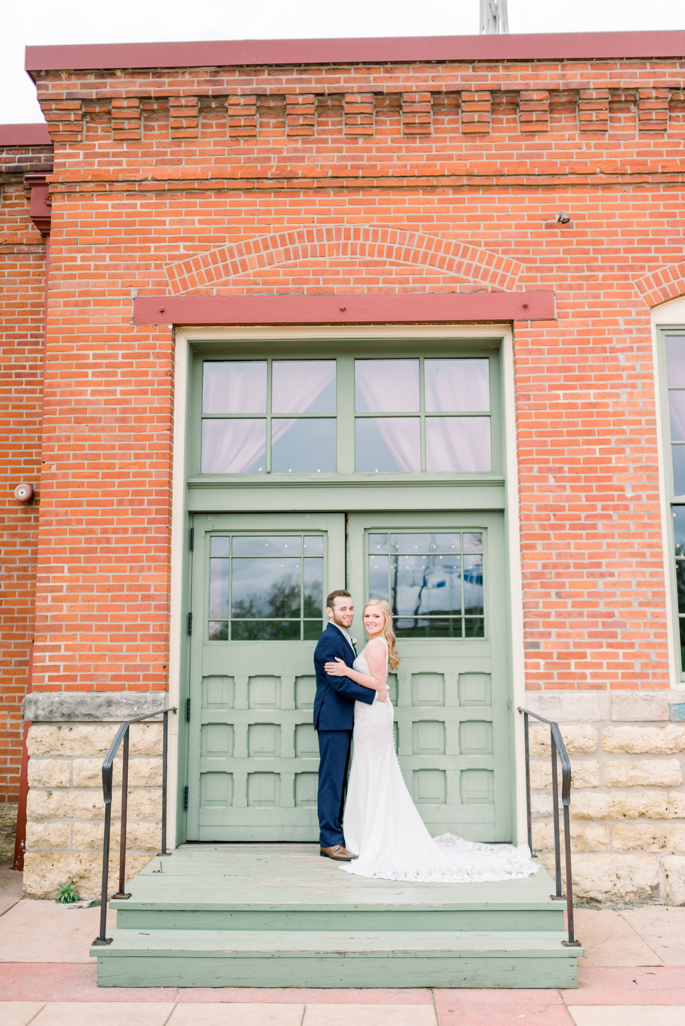 Dubuque, IA Wedding Photographers - Larissa Marie Photography