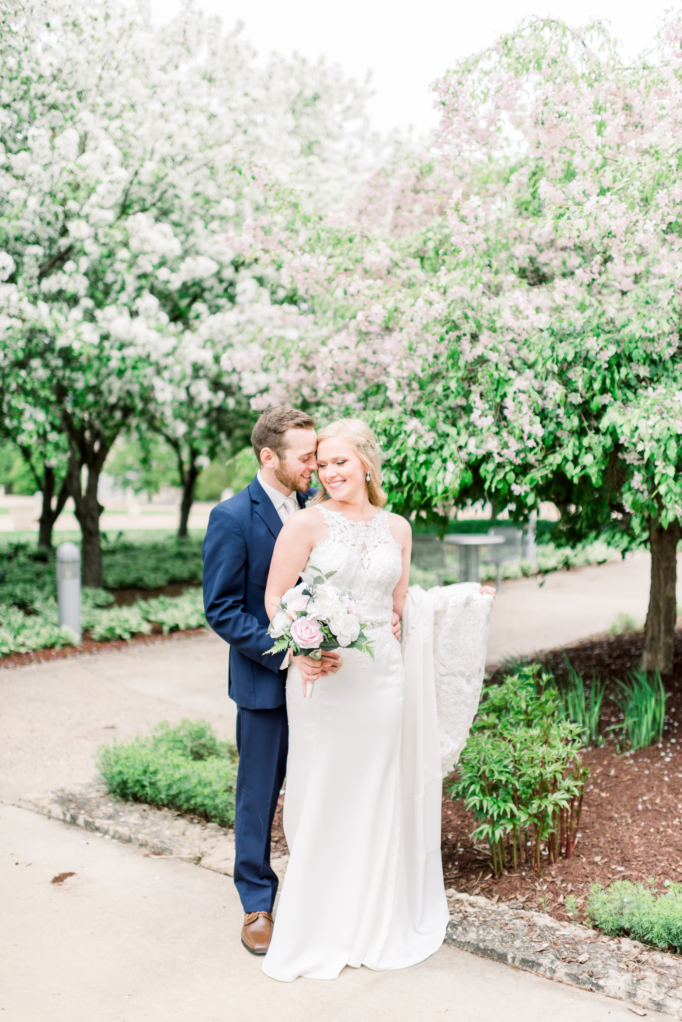 Dubuque, IA Wedding Photographers - Larissa Marie Photography