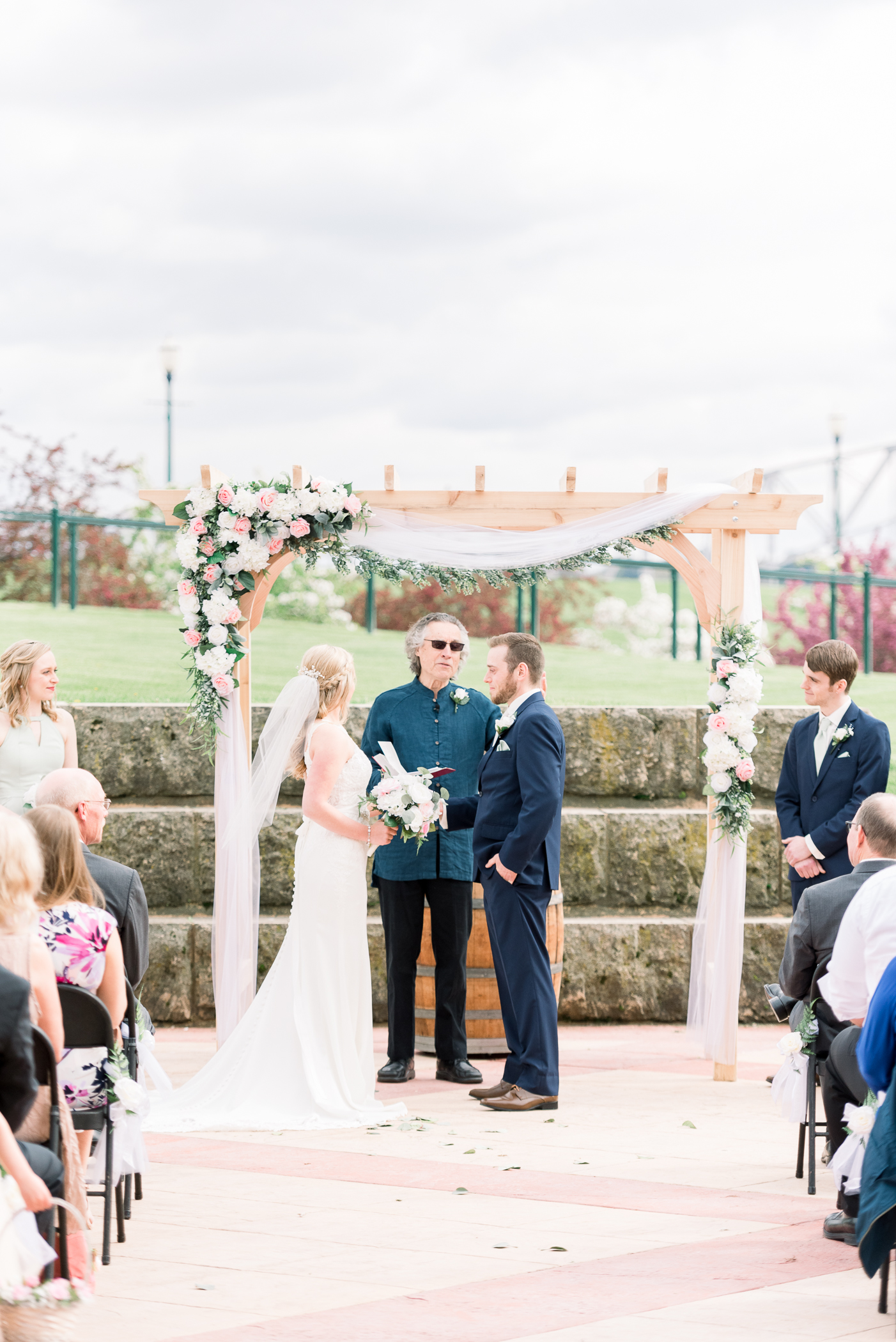 Dubuque, IA Wedding Photographers - Larissa Marie Photography