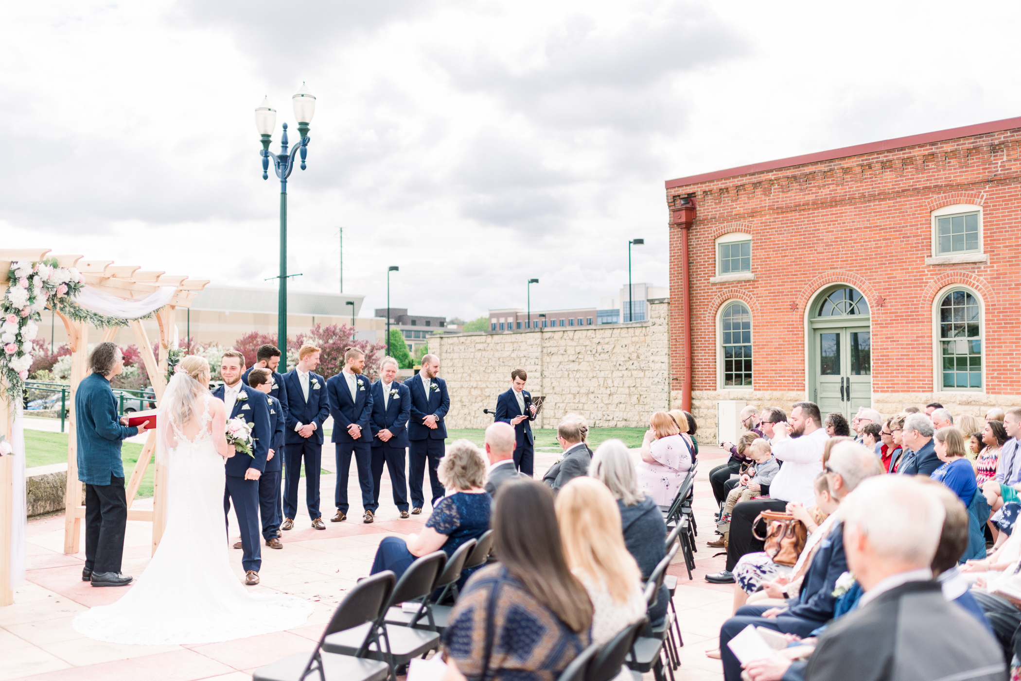 Dubuque, IA Wedding Photographers - Larissa Marie Photography