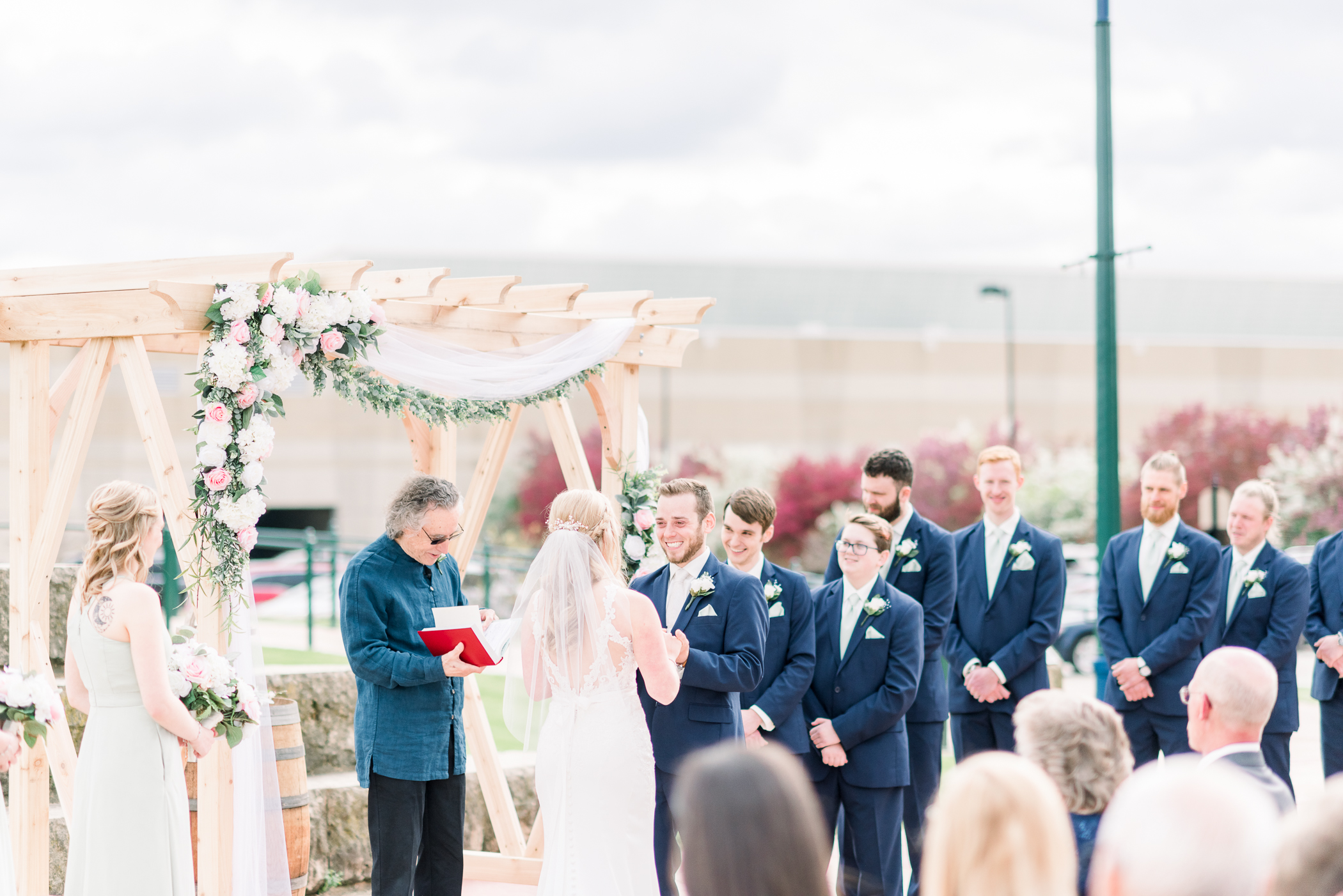 Dubuque, IA Wedding Photographers - Larissa Marie Photography