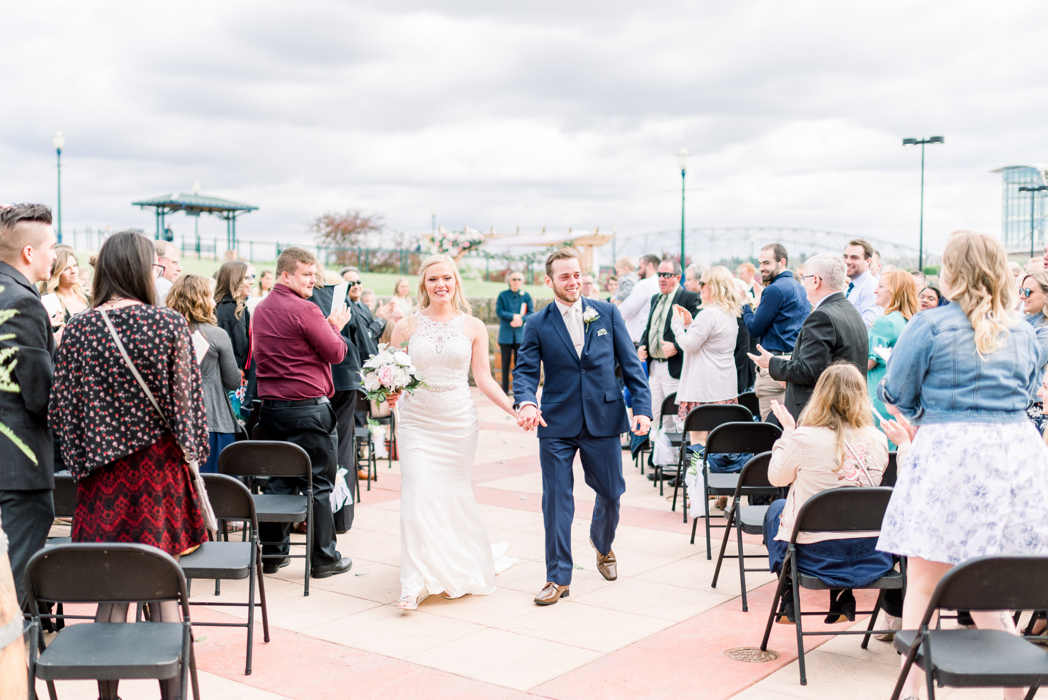 Dubuque, IA Wedding Photographers - Larissa Marie Photography