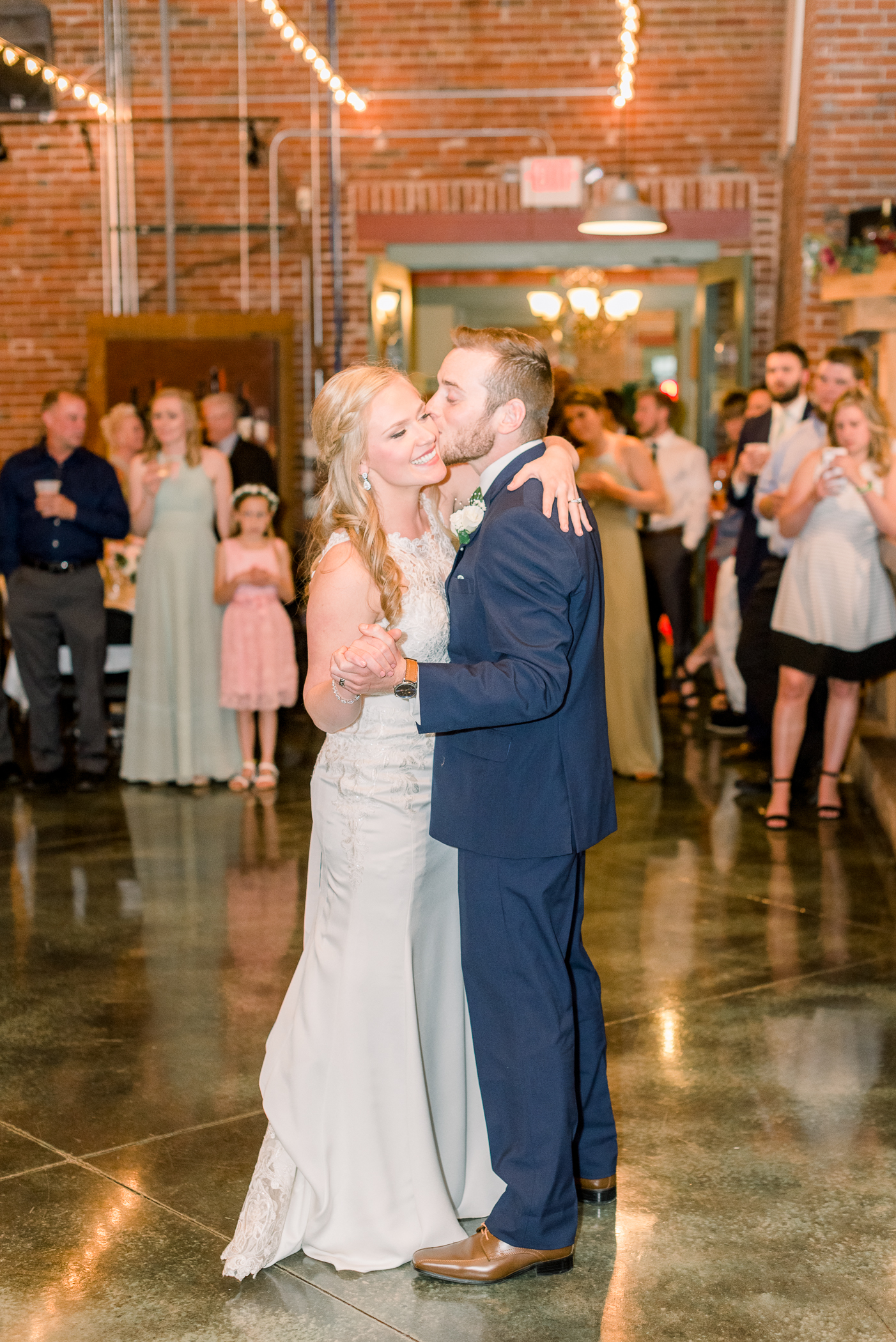 Dubuque, IA Wedding Photographers - Larissa Marie Photography