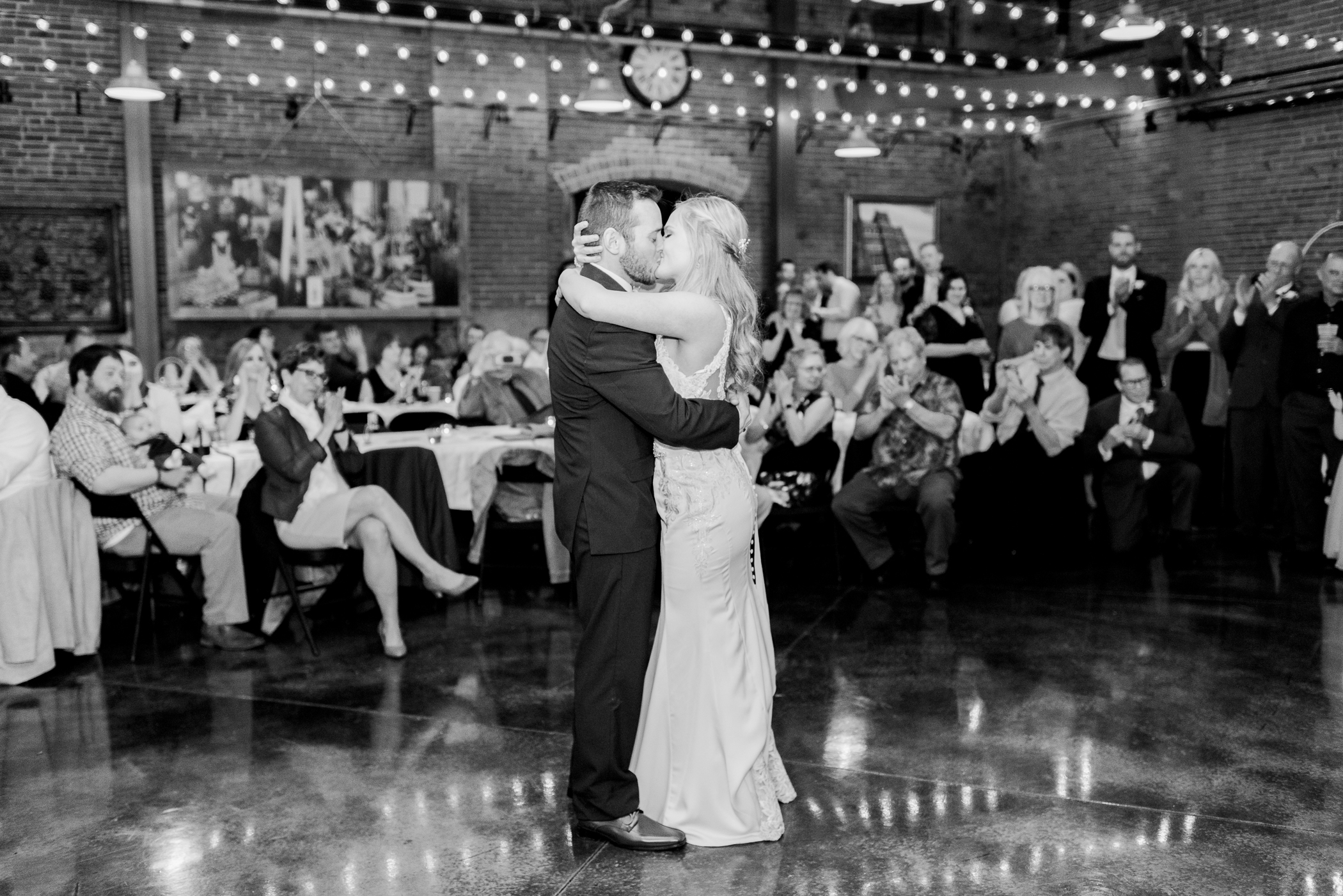 Dubuque, IA Wedding Photographers - Larissa Marie Photography