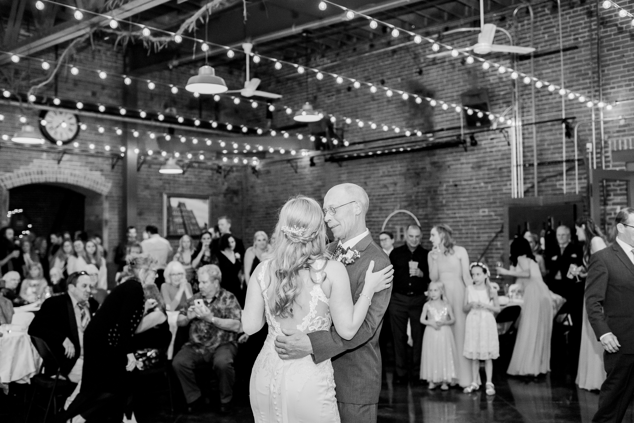 Dubuque, IA Wedding Photographers - Larissa Marie Photography