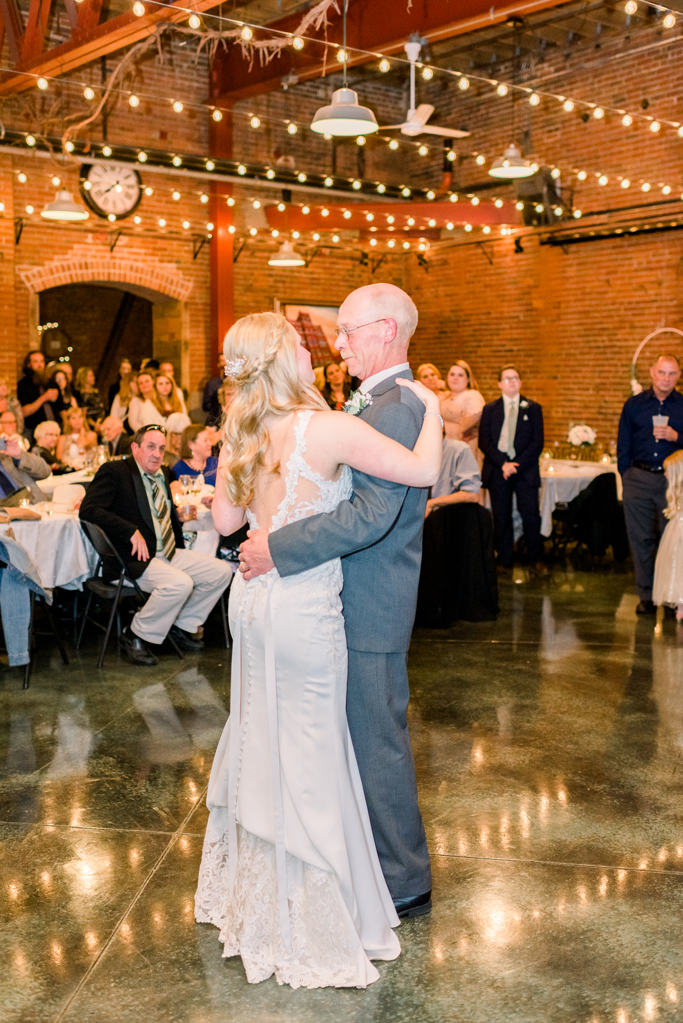 Dubuque, IA Wedding Photographers - Larissa Marie Photography