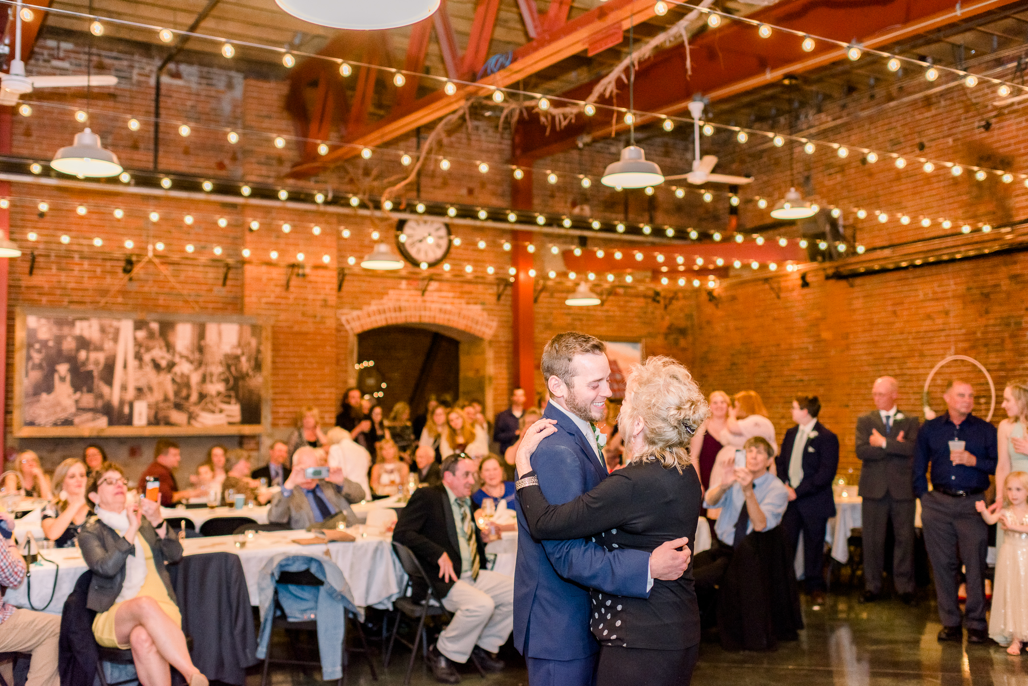 Dubuque, IA Wedding Photographers - Larissa Marie Photography