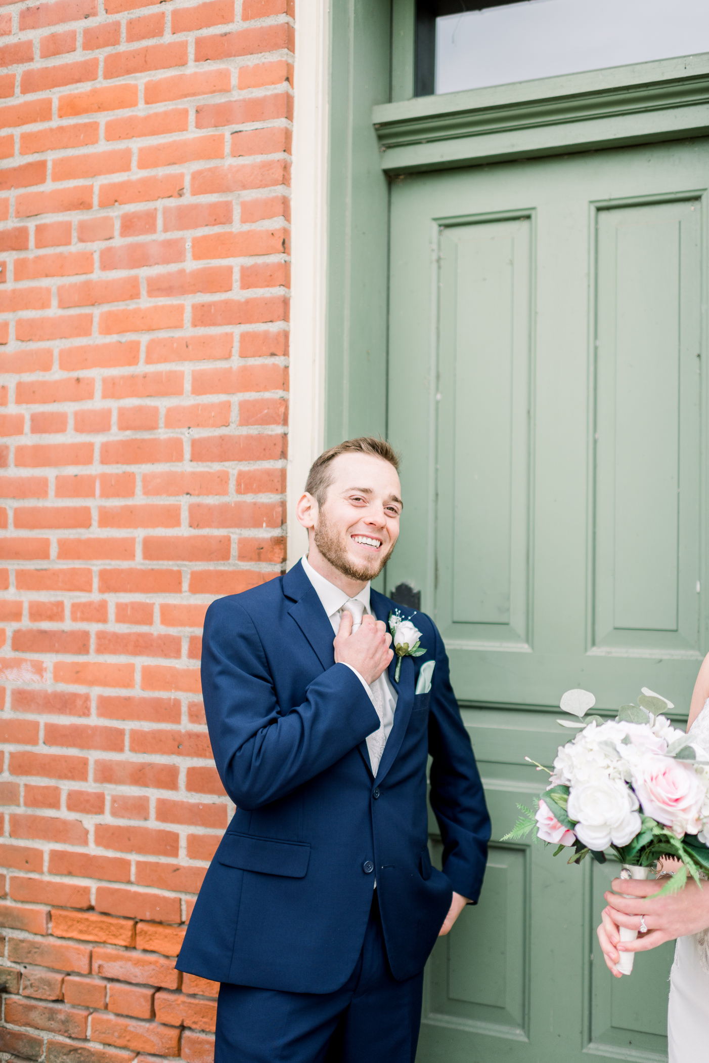 Dubuque, IA Wedding Photographers - Larissa Marie Photography