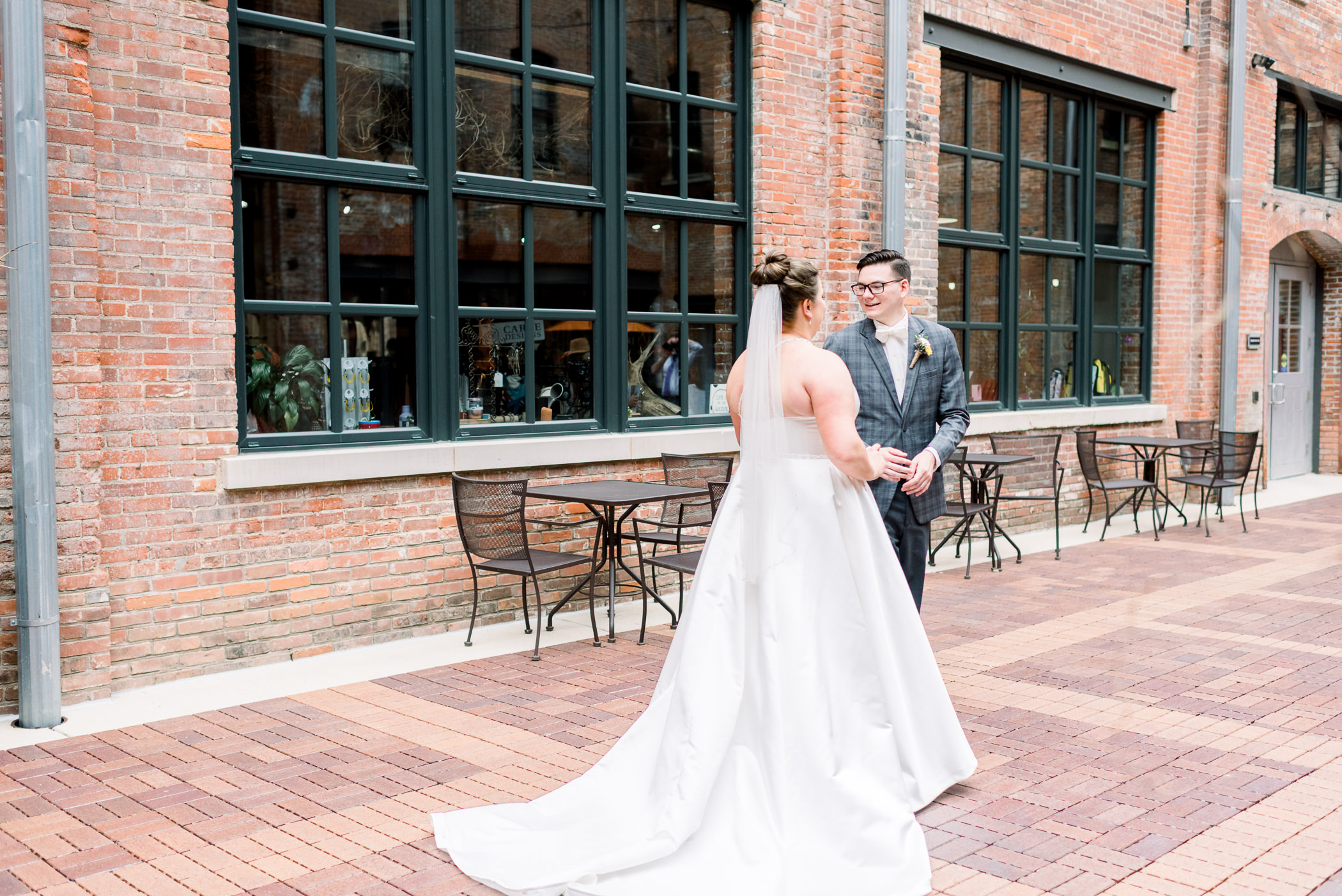 Grand River Center Dubuque Wedding Photographers