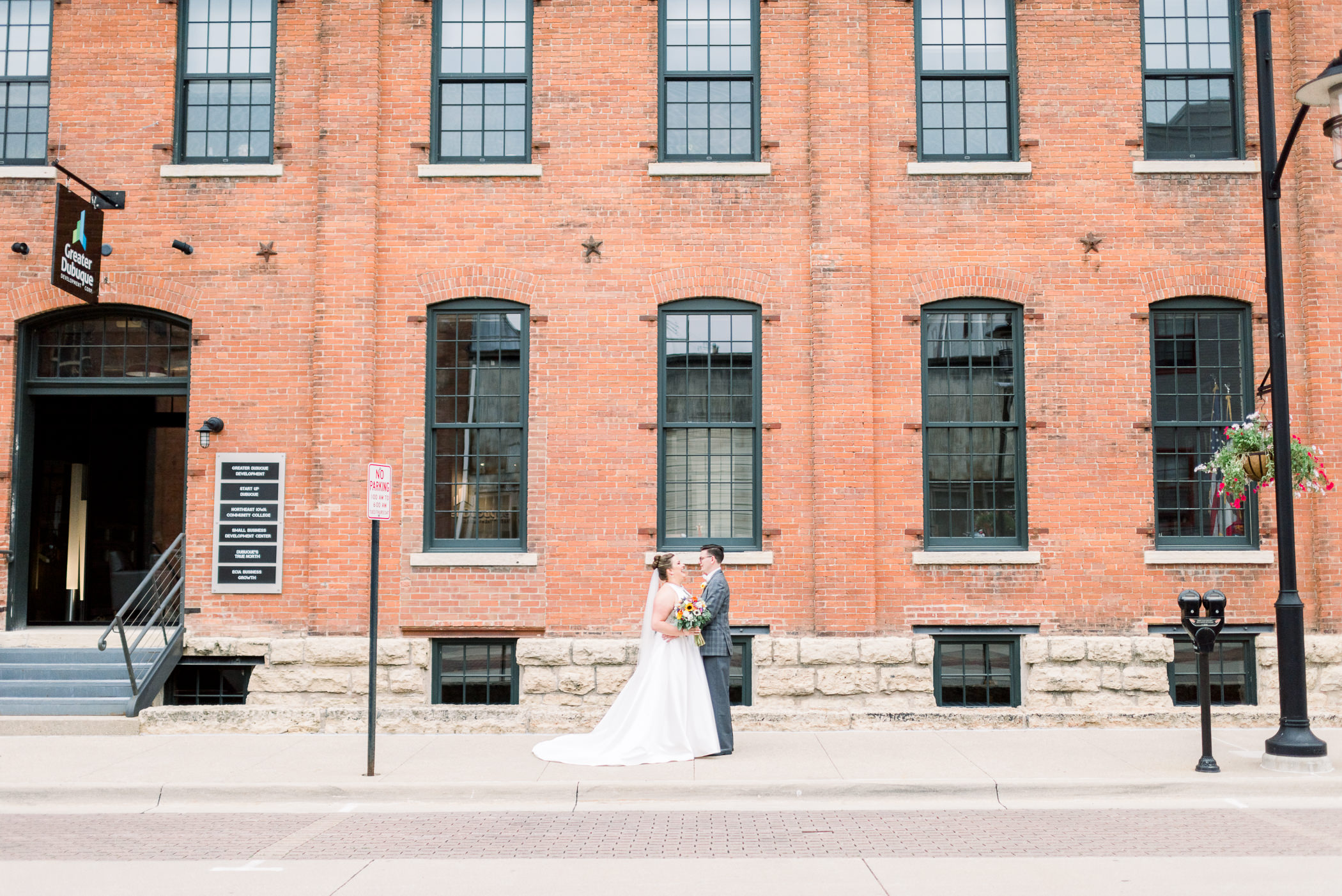 Grand River Center Dubuque Wedding Photographers