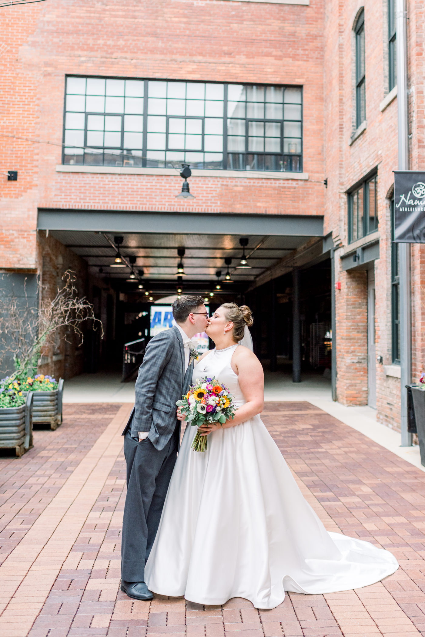 Grand River Center Dubuque Wedding Photographers