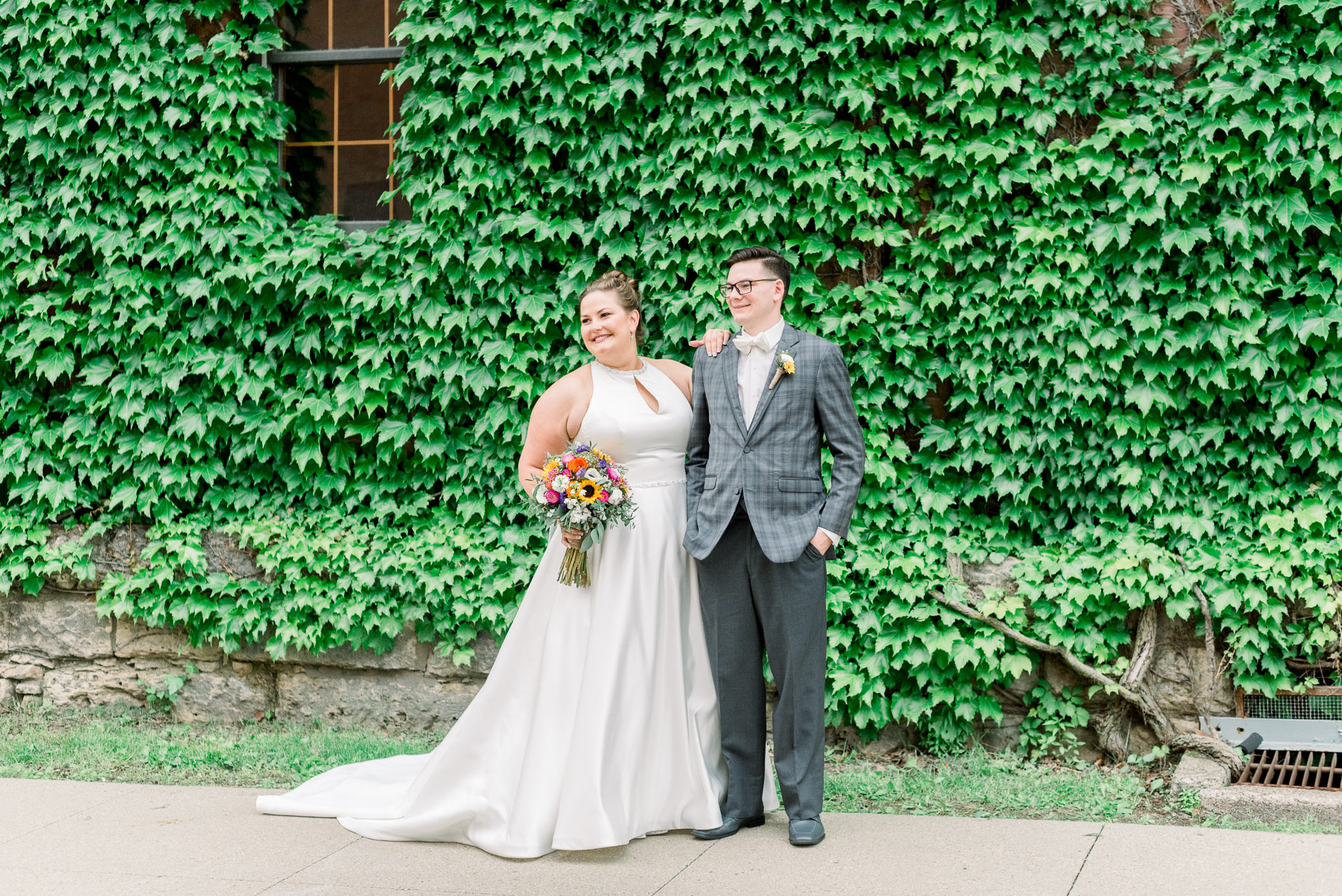 Grand River Center Dubuque Wedding Photographers