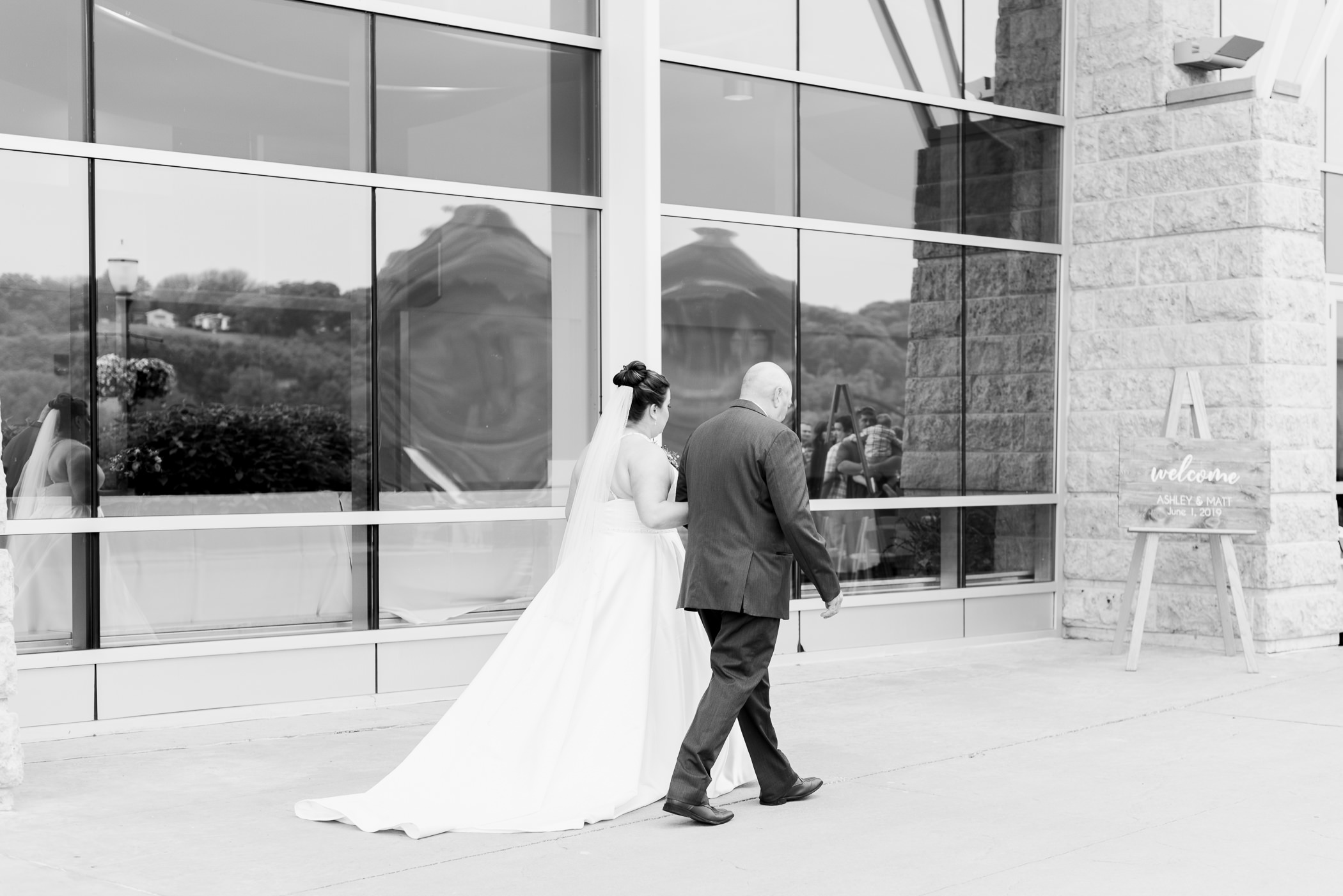 Grand River Center Dubuque Wedding Photographers