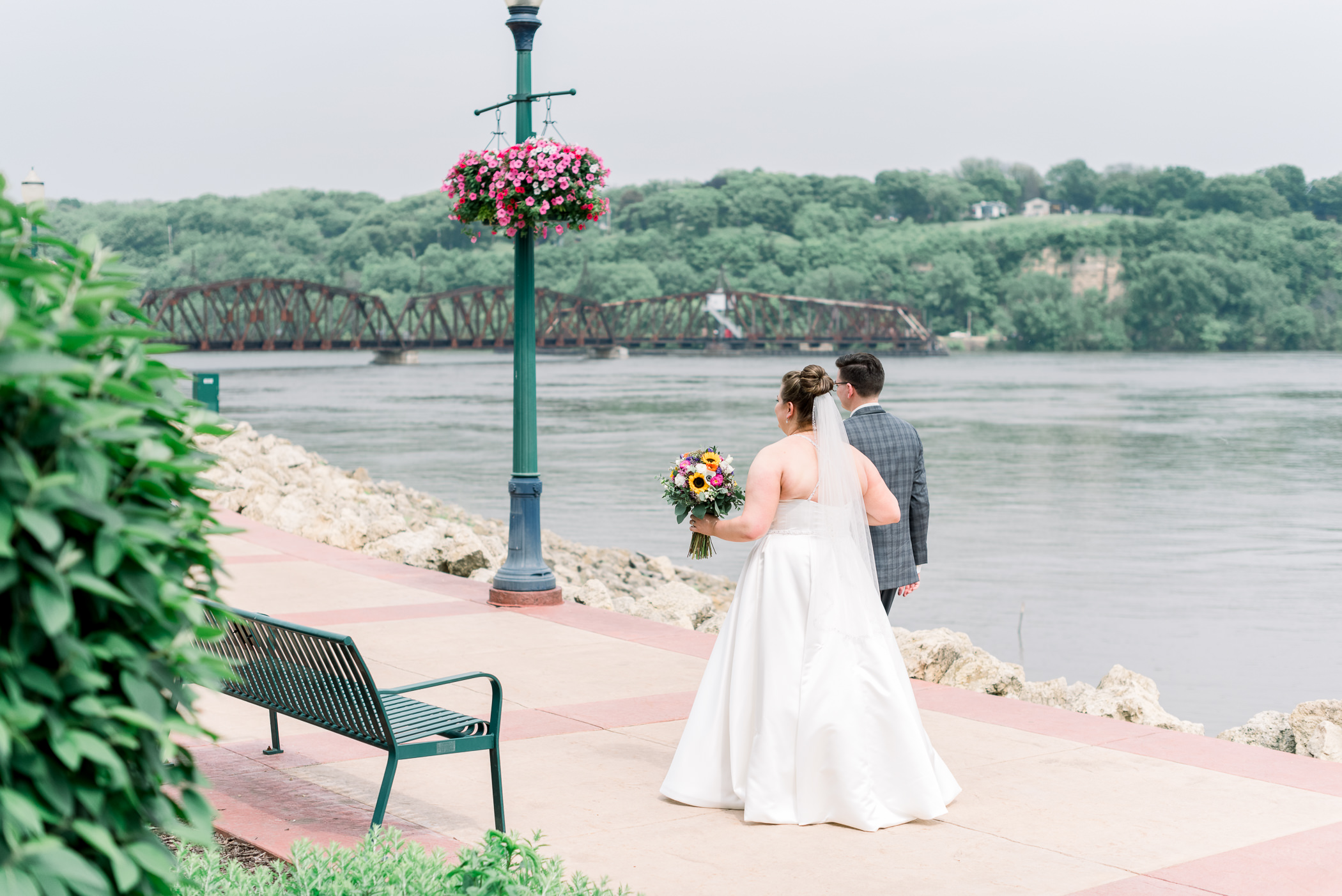 Grand River Center Dubuque Wedding Photographers