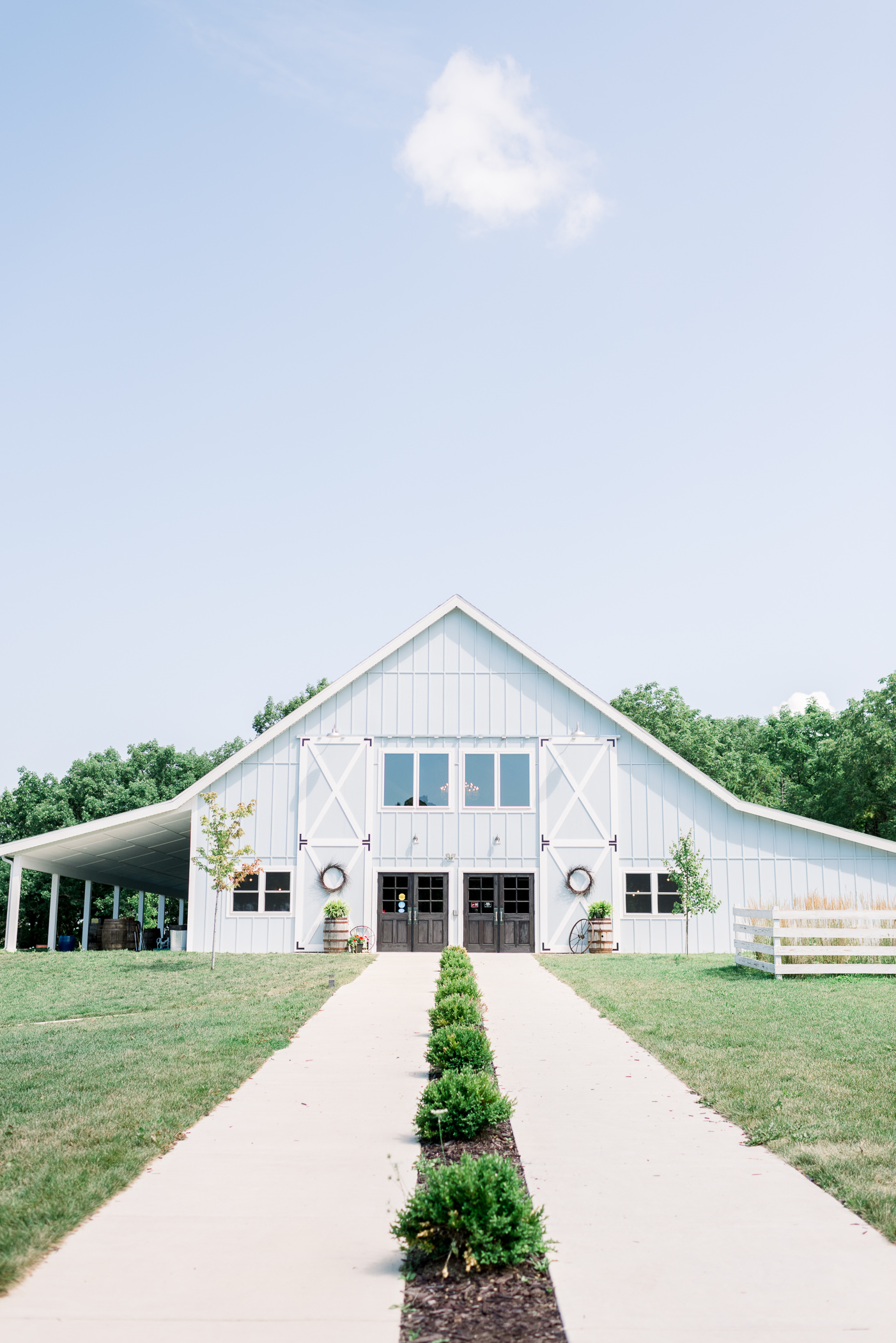 The Fields Reserve Wedding Day - Larissa Marie Photography