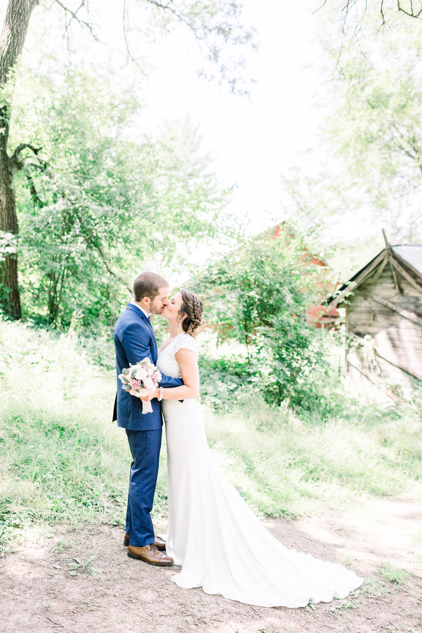 The Fields Reserve Wedding Day - Larissa Marie Photography