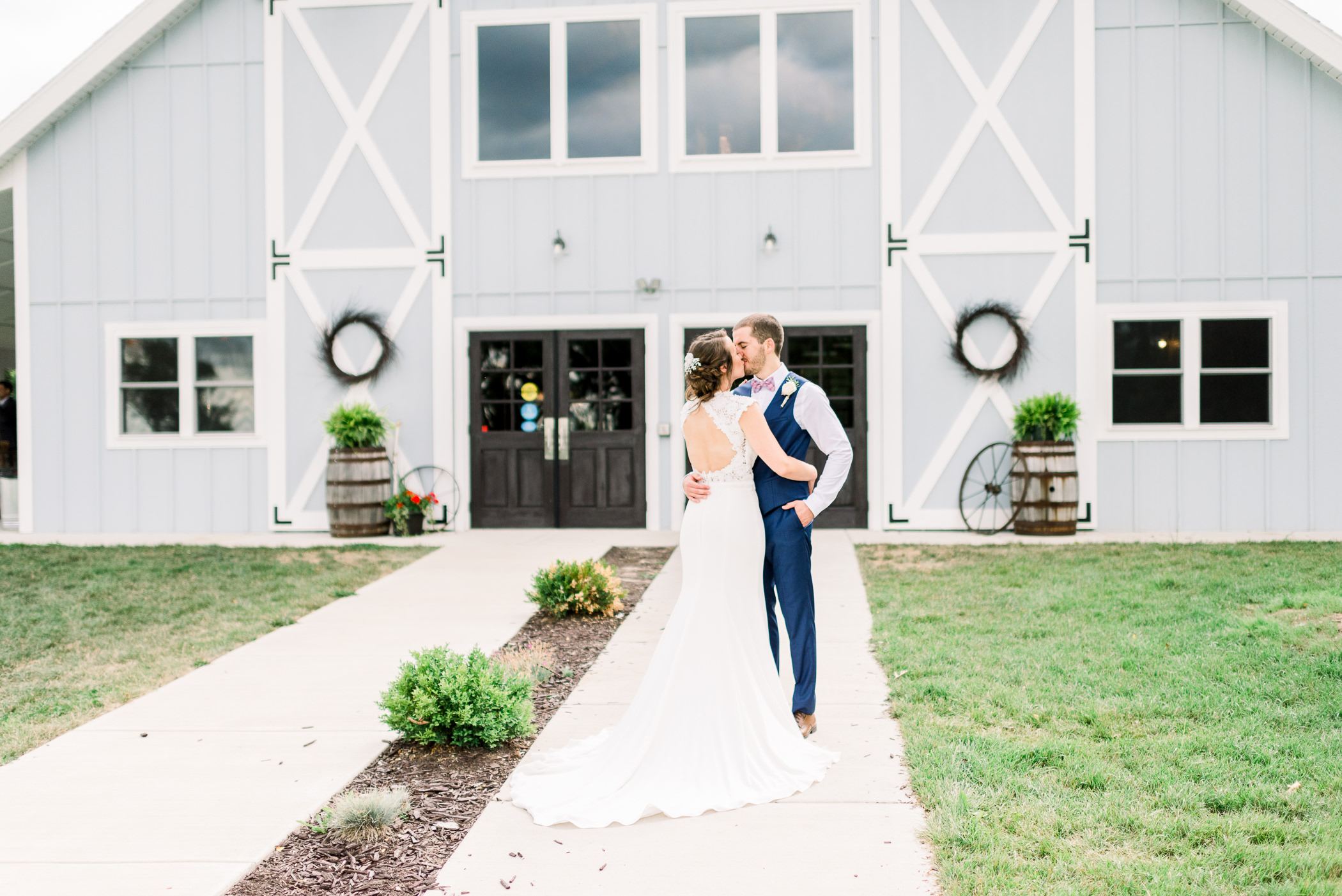 The Fields Reserve Wedding Day - Larissa Marie Photography