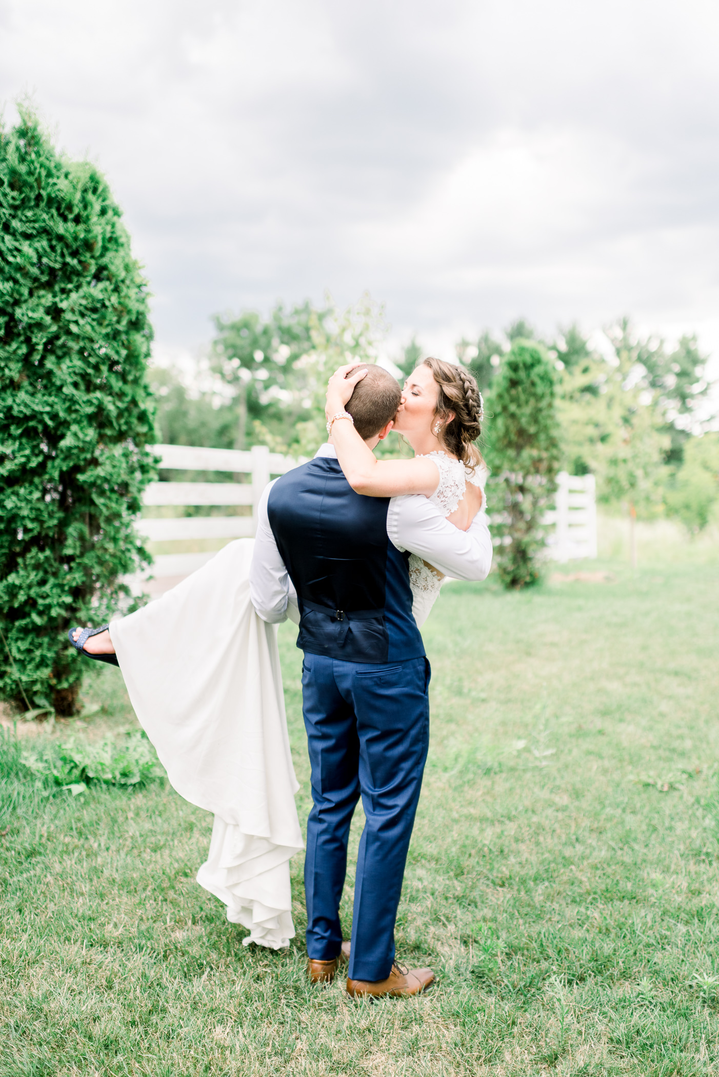 The Fields Reserve Wedding Day - Larissa Marie Photography